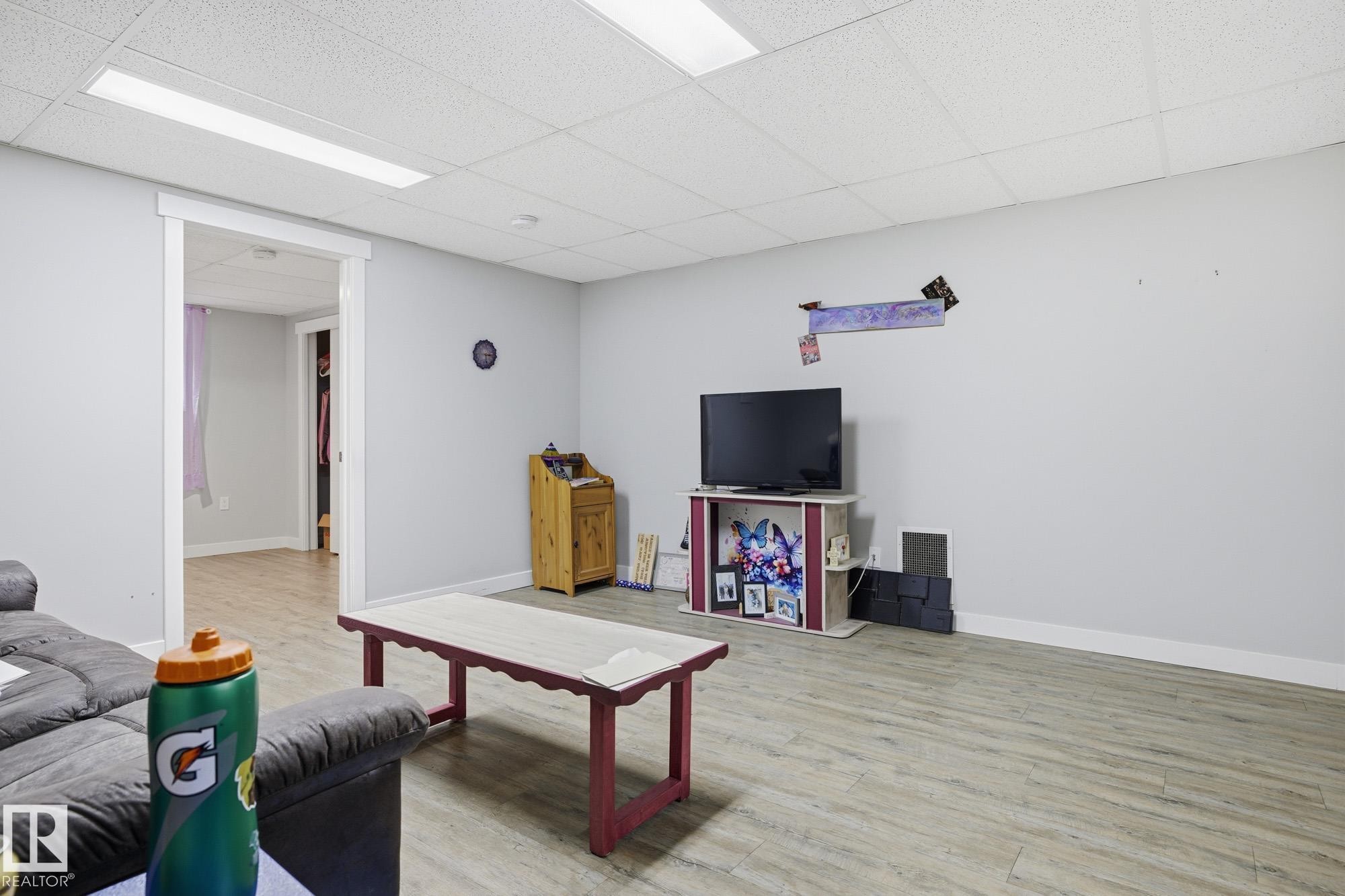 15331 104 Avenue, Edmonton, AB - Indoor Photo Showing Other Room
