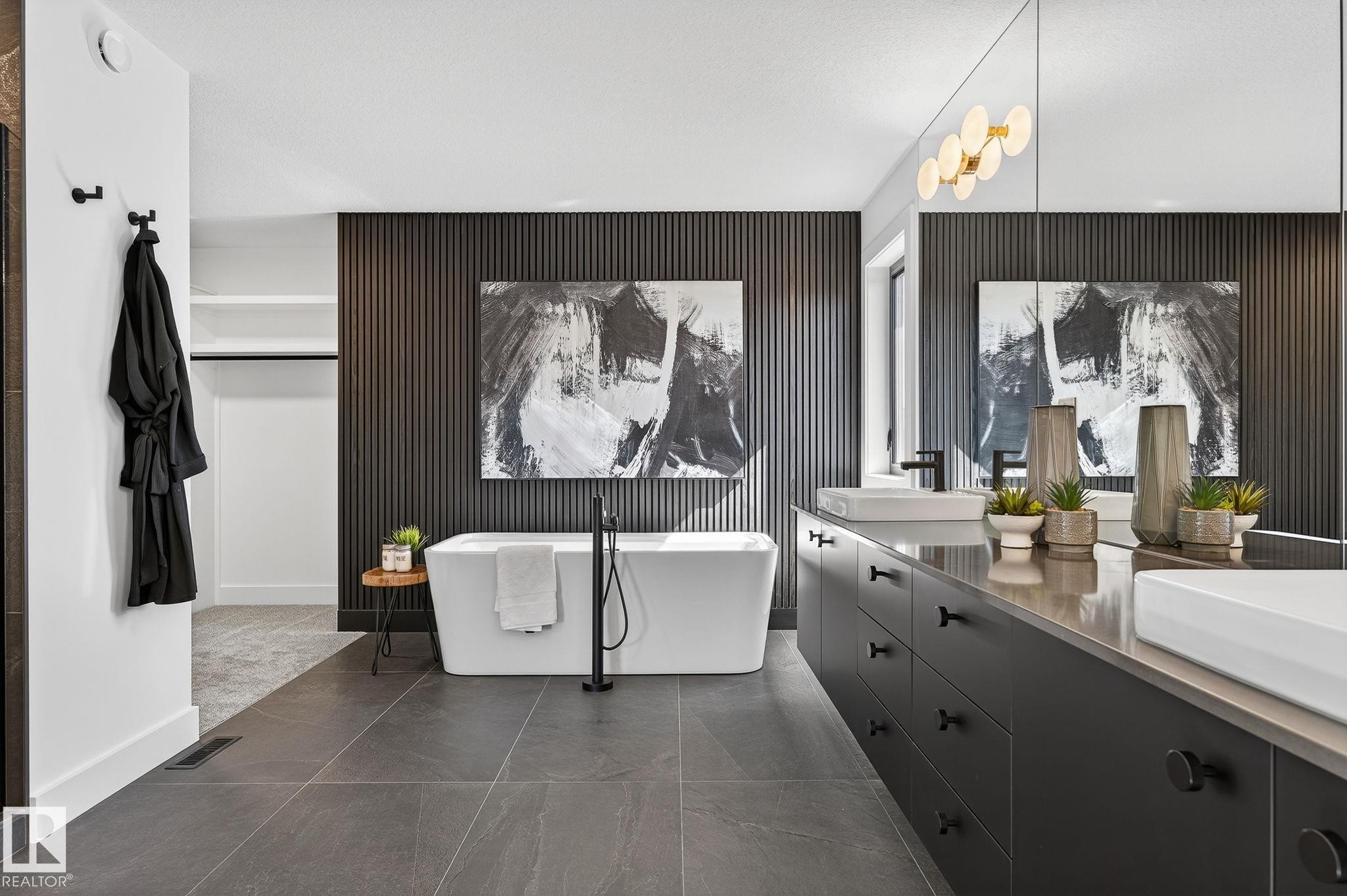 6703 Knox Crest, Edmonton, AB - Indoor Photo Showing Bathroom