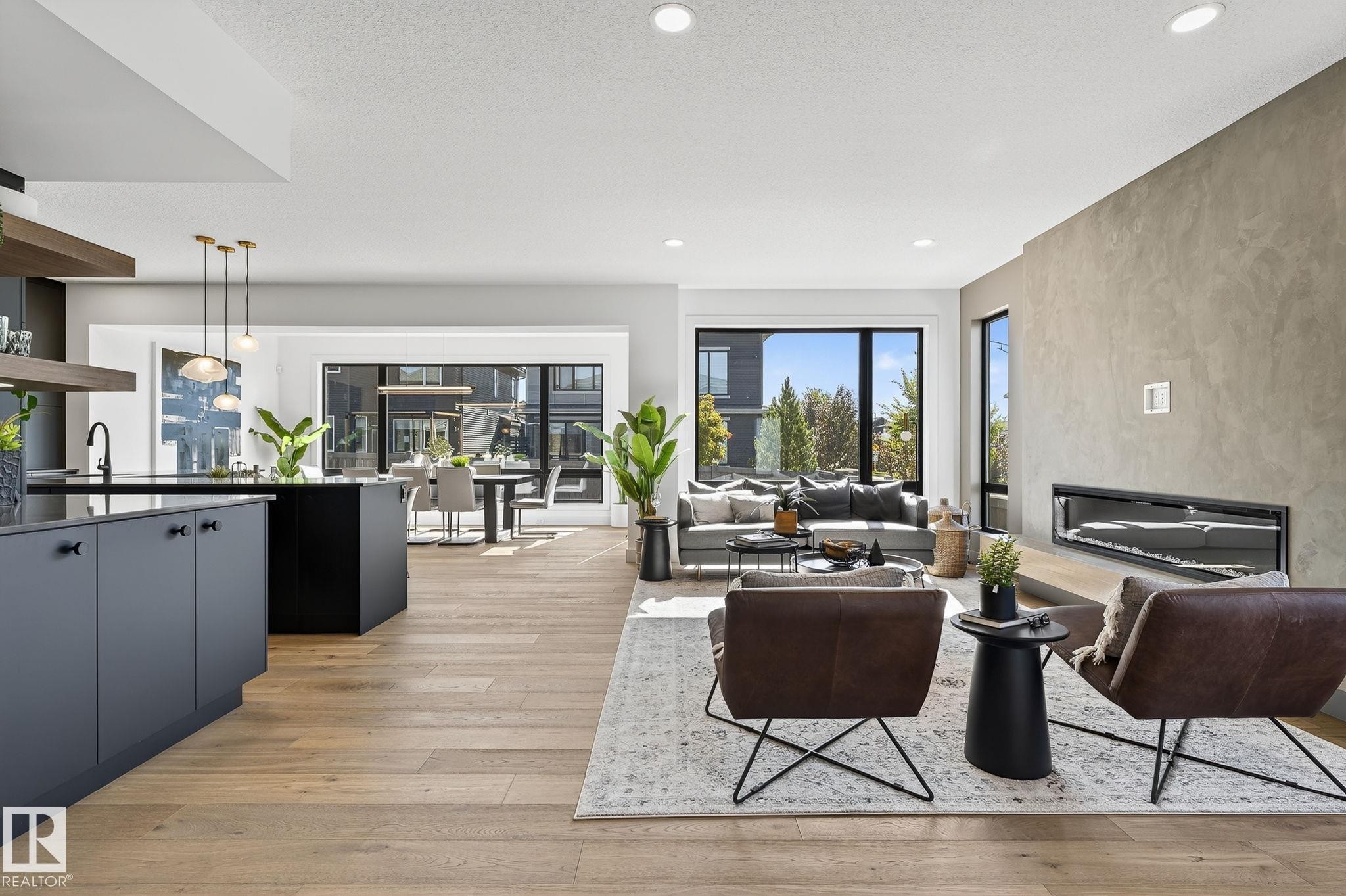 6703 Knox Crest, Edmonton, AB - Indoor