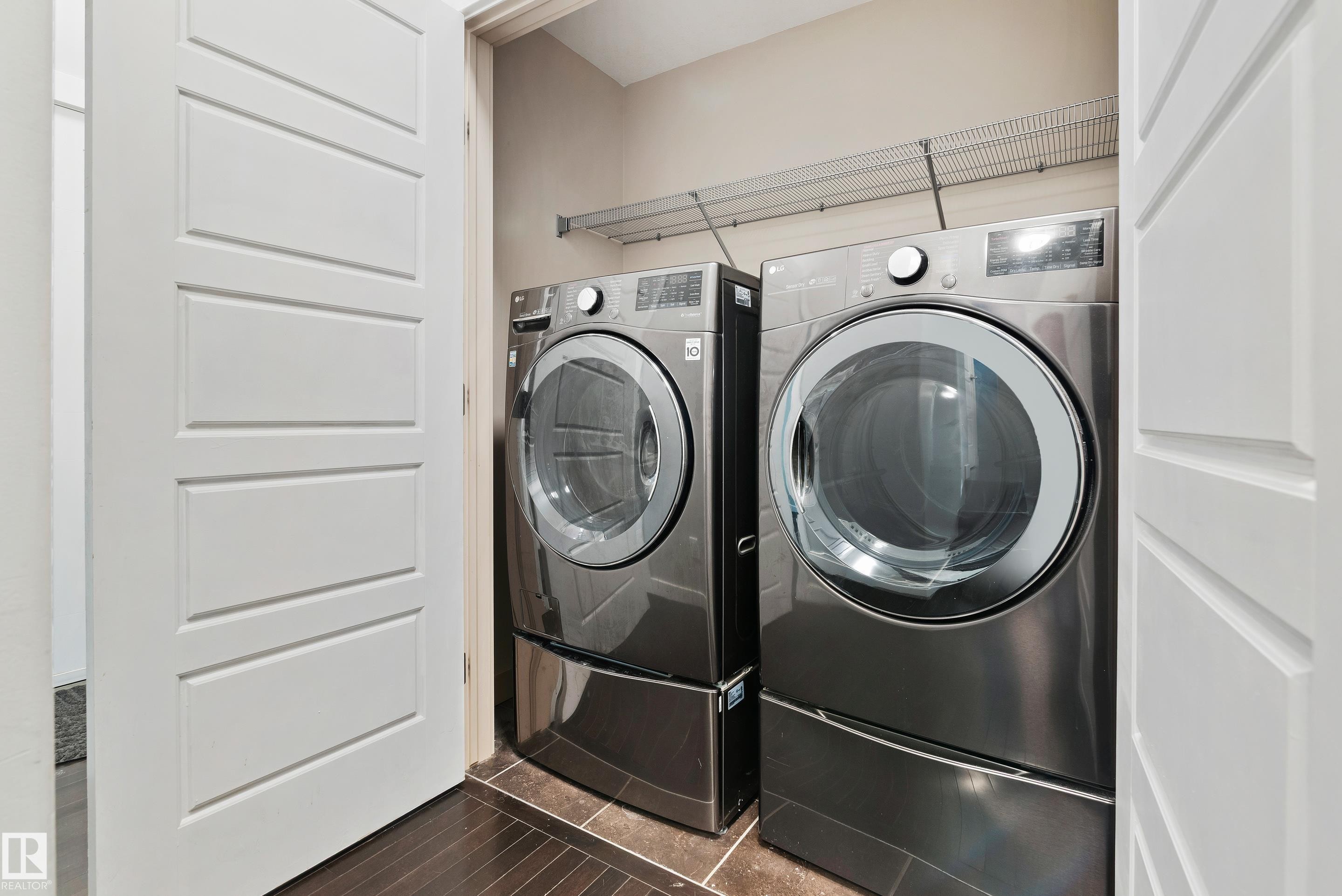 6963 19A Avenue, Edmonton, AB - Indoor Photo Showing Laundry Room