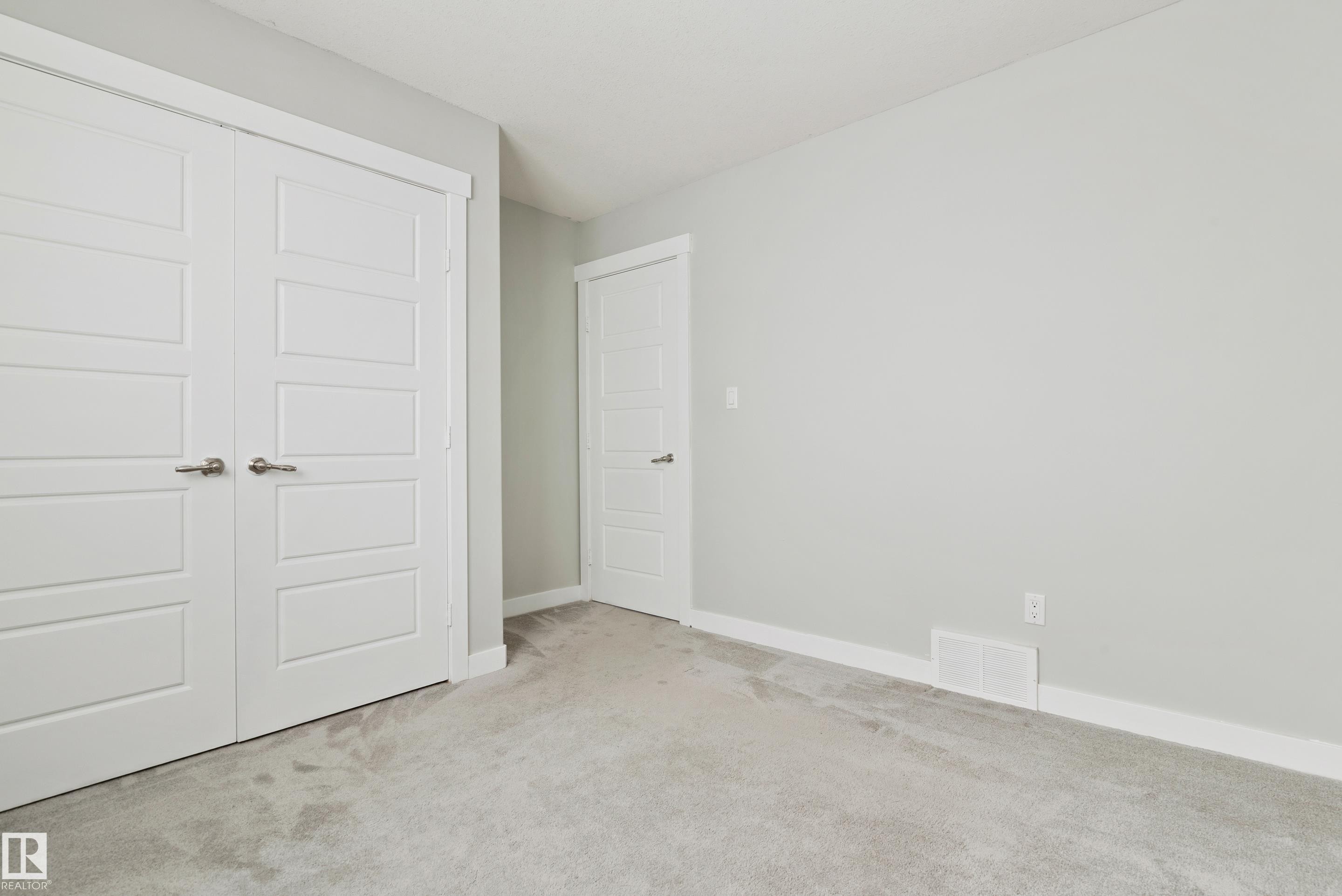 6963 19A Avenue, Edmonton, AB - Indoor Photo Showing Other Room