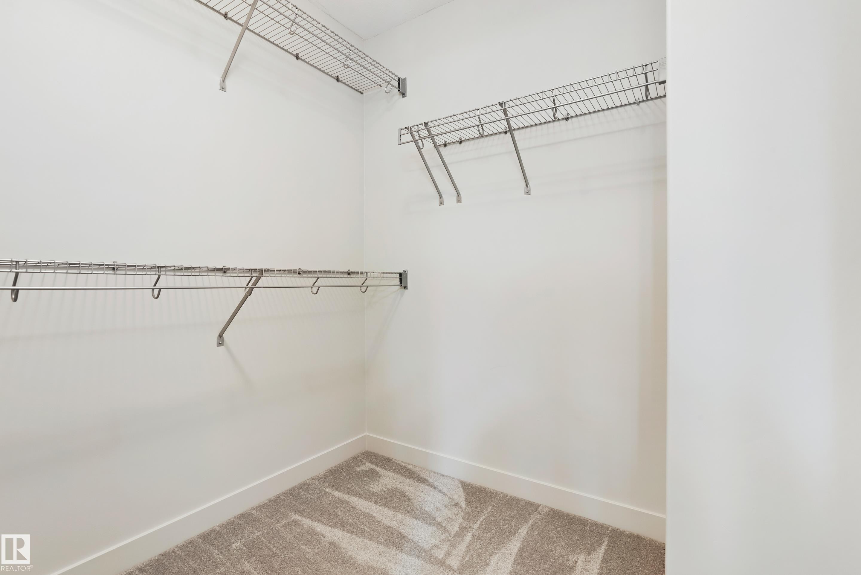 6963 19A Avenue, Edmonton, AB - Indoor With Storage