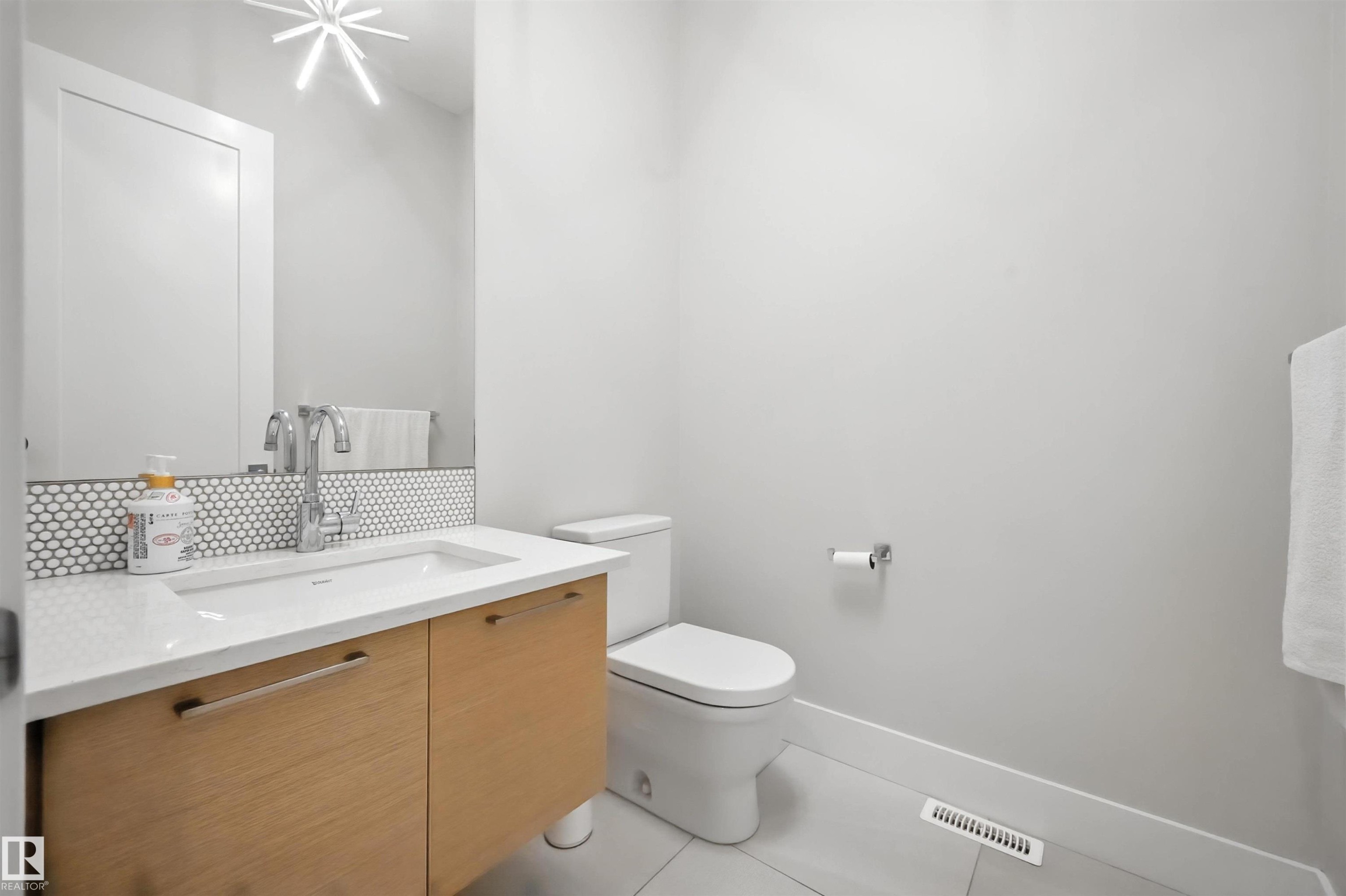 2620 Wheaton Close, Edmonton, AB - Indoor Photo Showing Bathroom