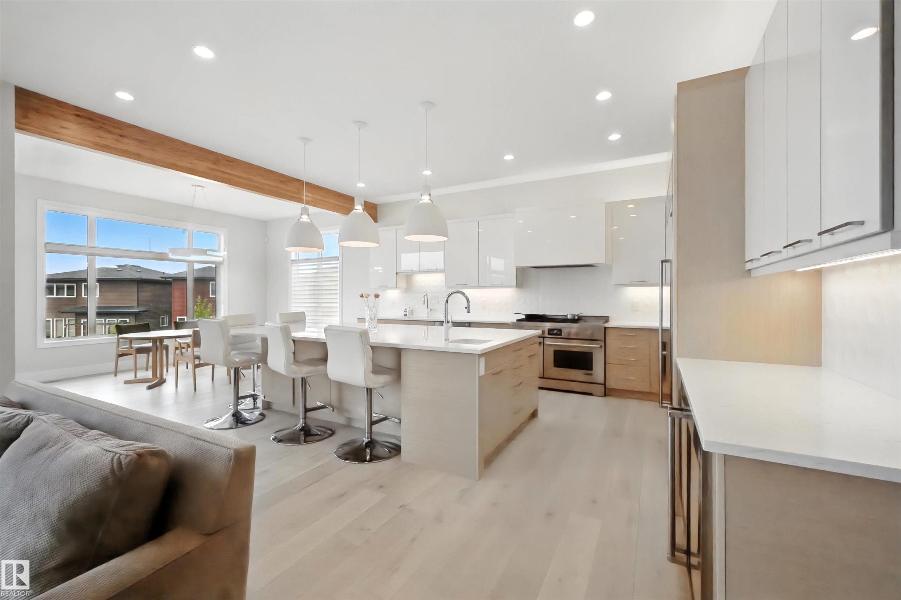 2620 Wheaton Close, Edmonton, AB - Indoor Photo Showing Kitchen With Upgraded Kitchen