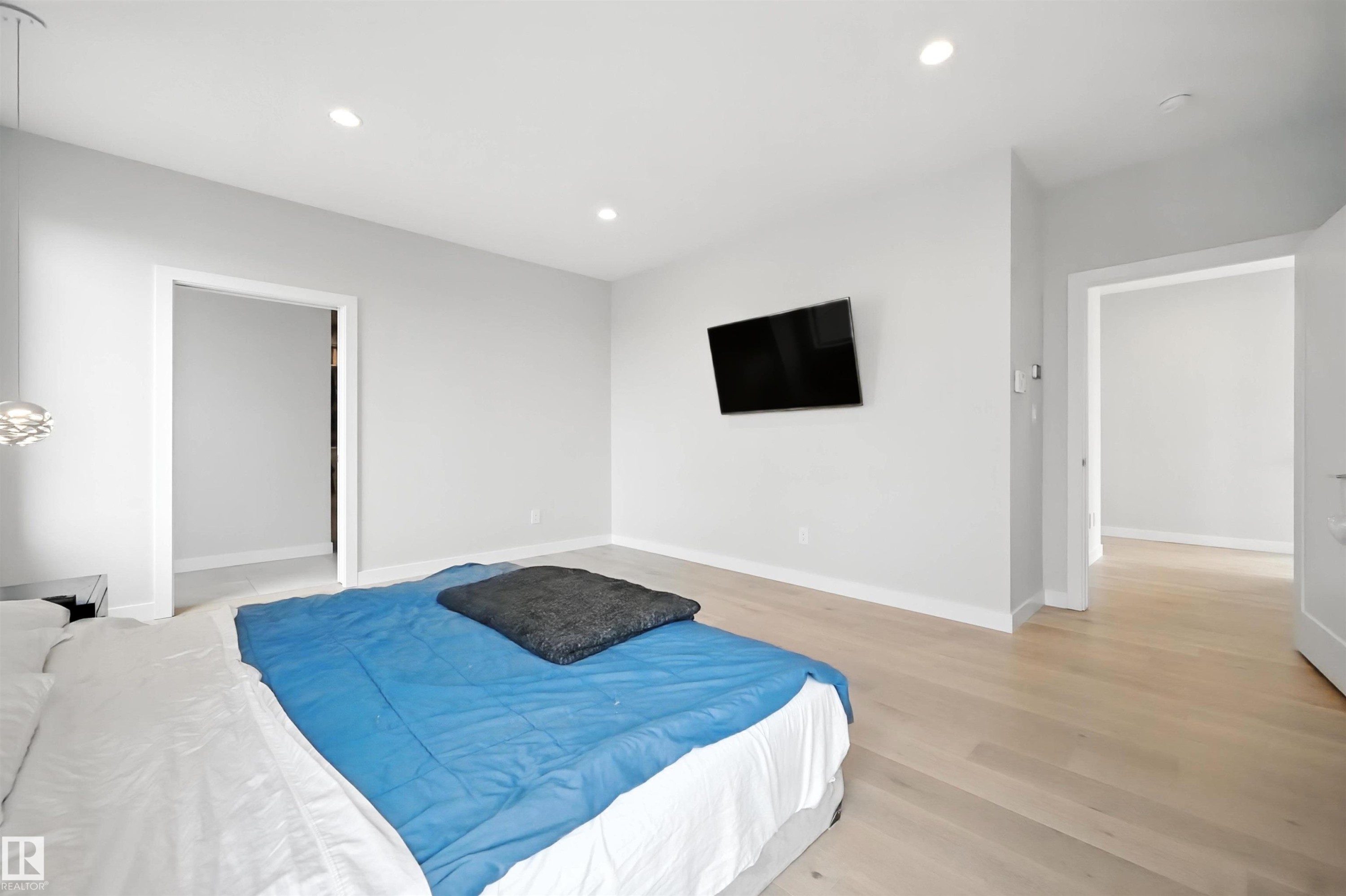 2620 Wheaton Close, Edmonton, AB - Indoor Photo Showing Bedroom