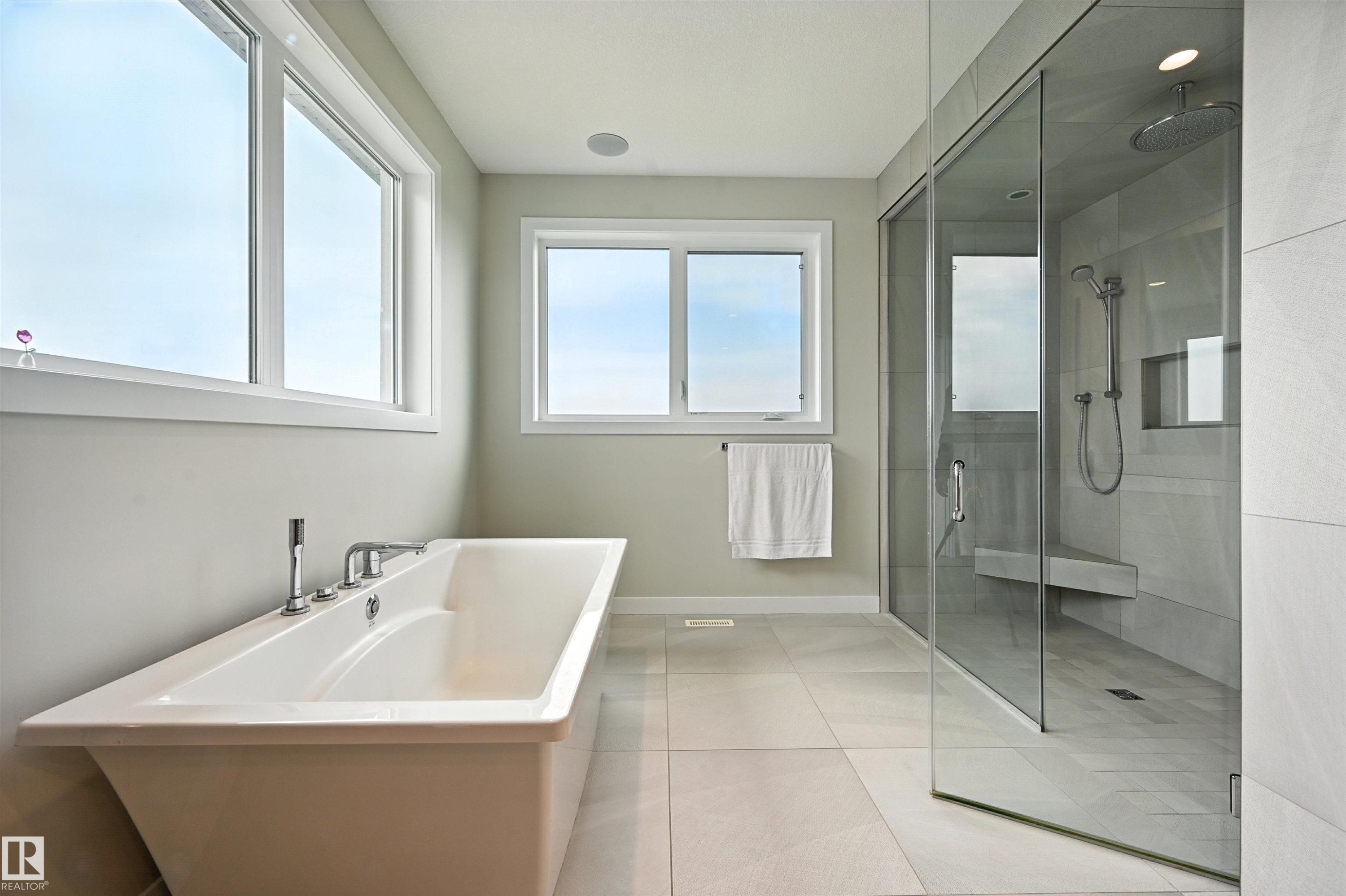 2620 Wheaton Close, Edmonton, AB - Indoor Photo Showing Bathroom