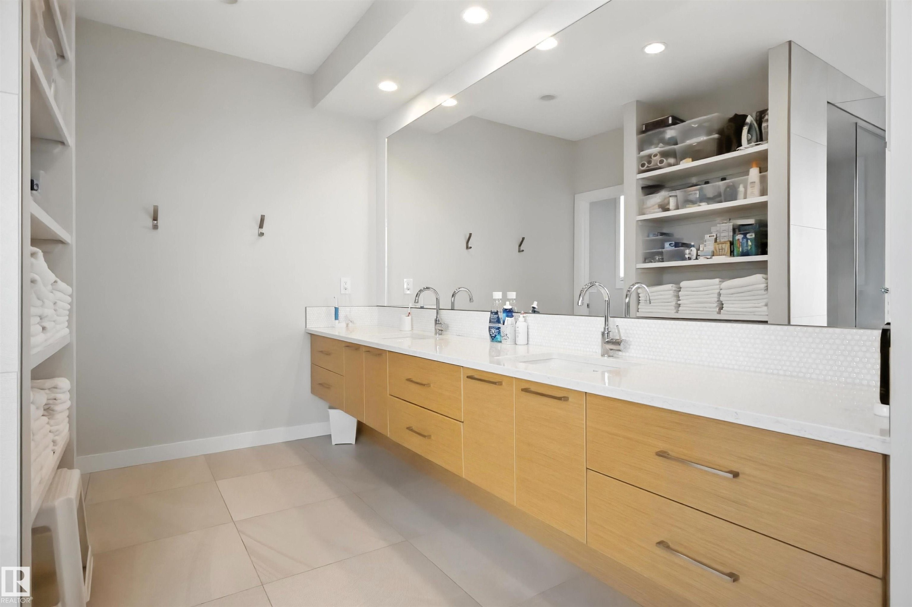 2620 Wheaton Close, Edmonton, AB - Indoor Photo Showing Bathroom