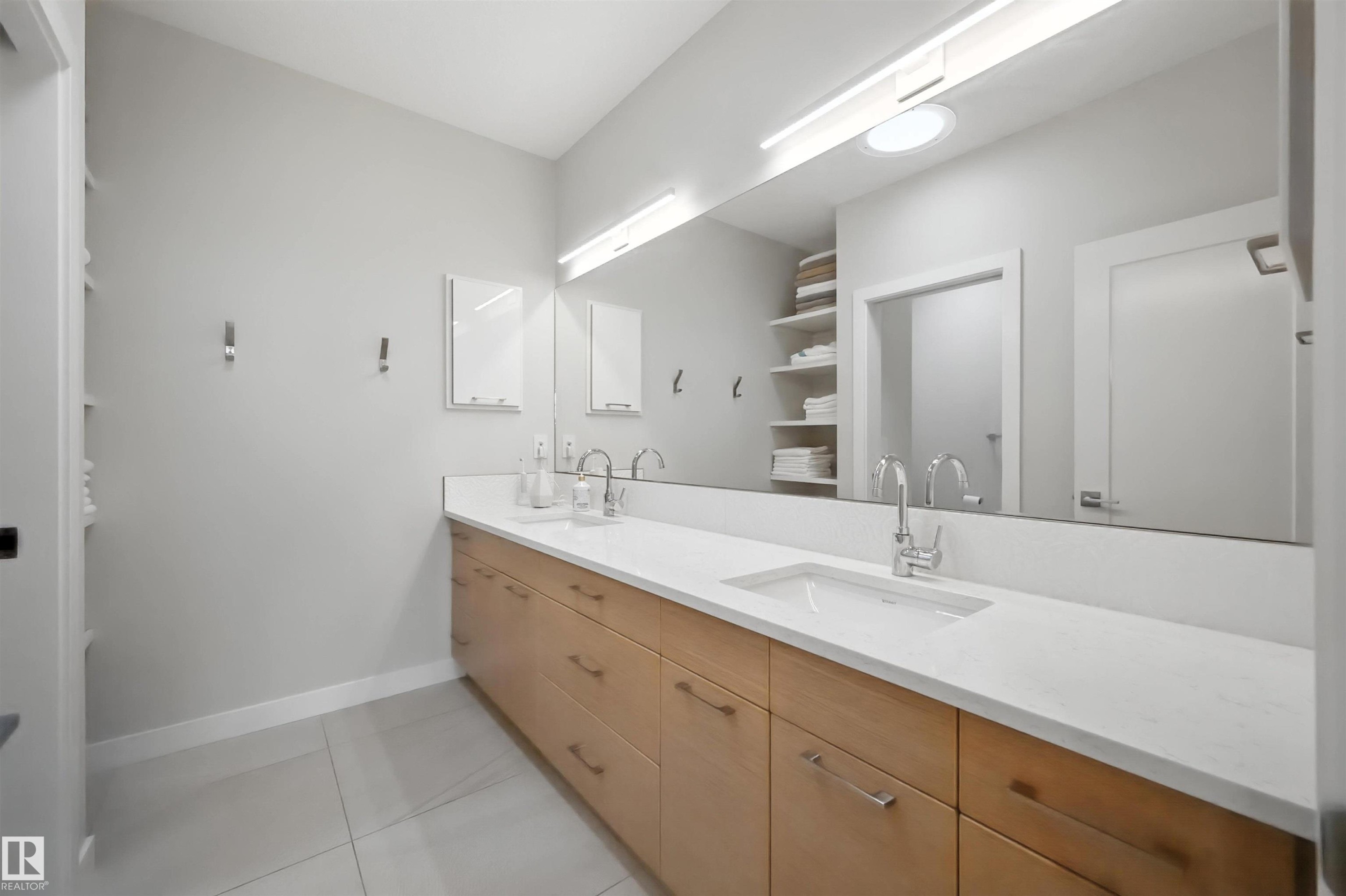 2620 Wheaton Close, Edmonton, AB - Indoor Photo Showing Bathroom