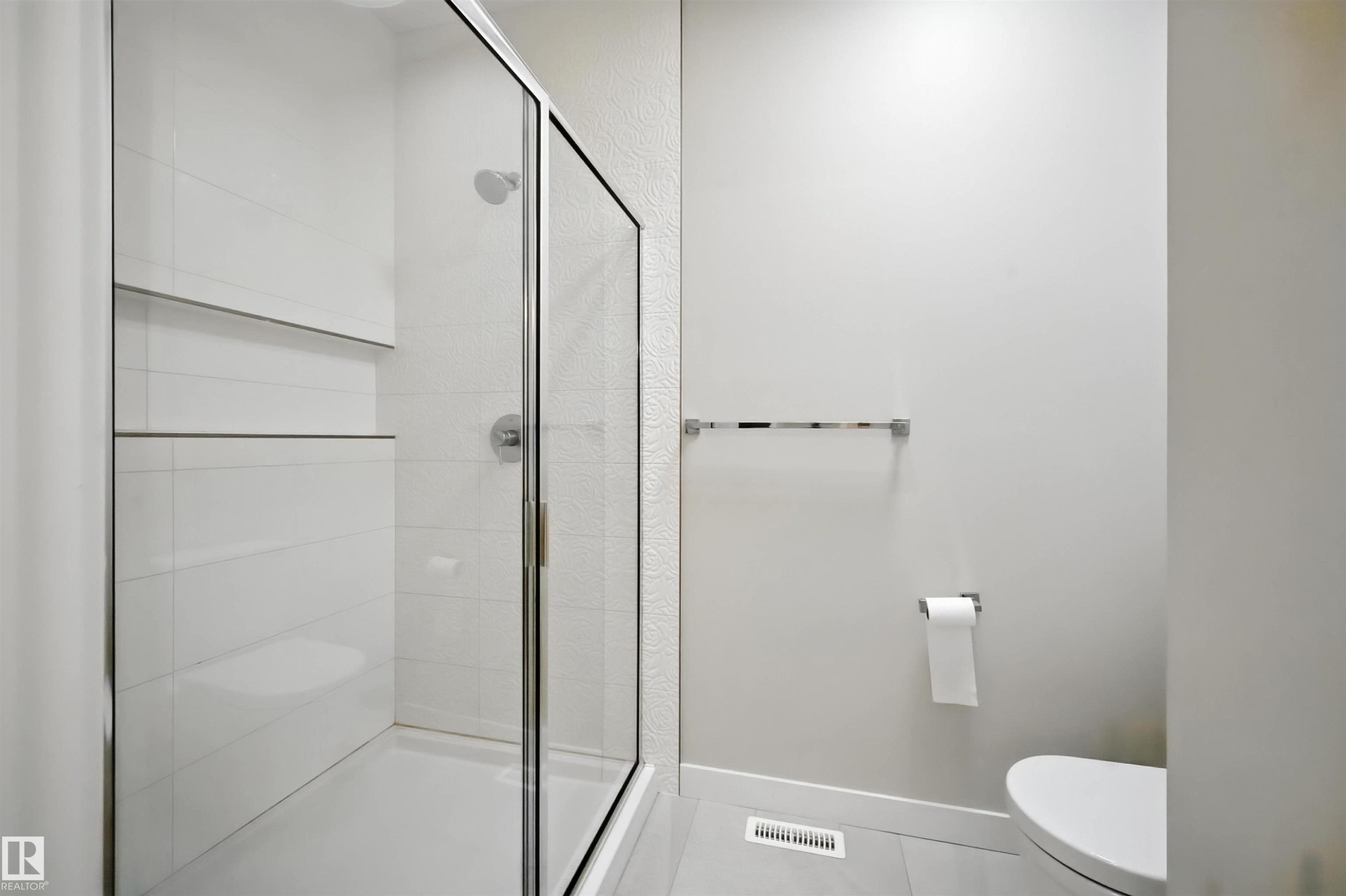2620 Wheaton Close, Edmonton, AB - Indoor Photo Showing Bathroom