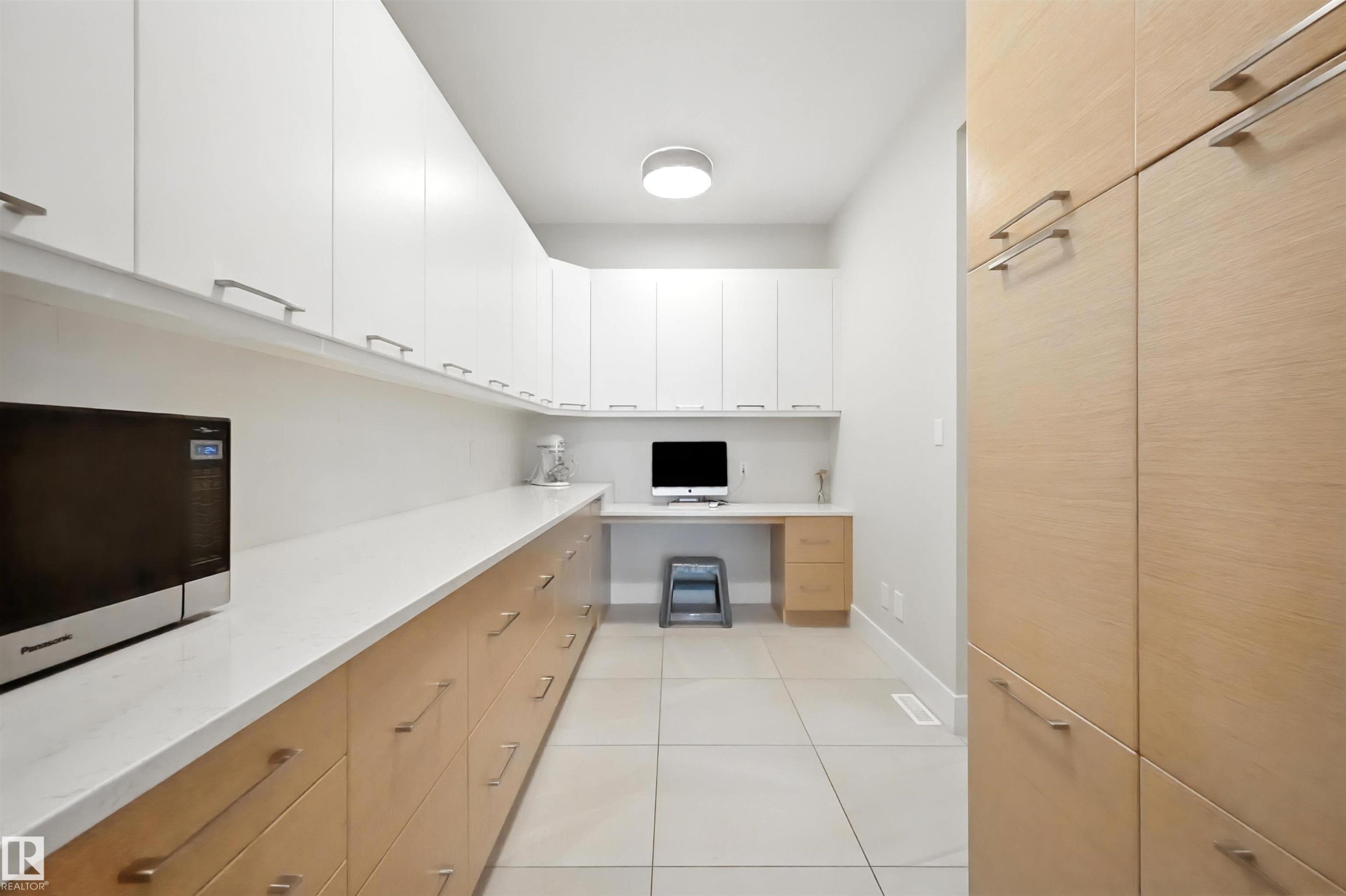 2620 Wheaton Close, Edmonton, AB - Indoor Photo Showing Kitchen