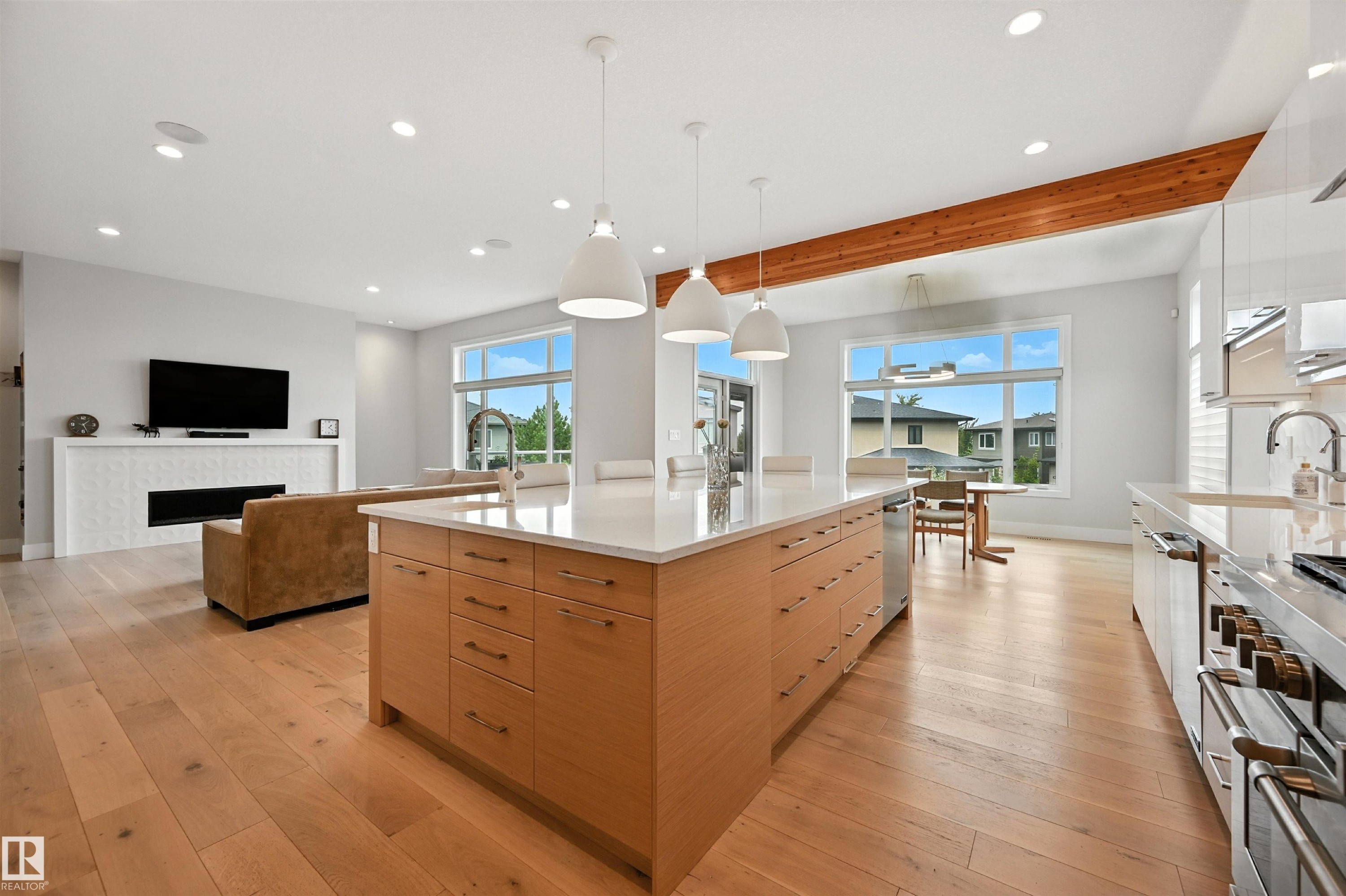 2620 Wheaton Close, Edmonton, AB - Indoor Photo Showing Kitchen With Upgraded Kitchen