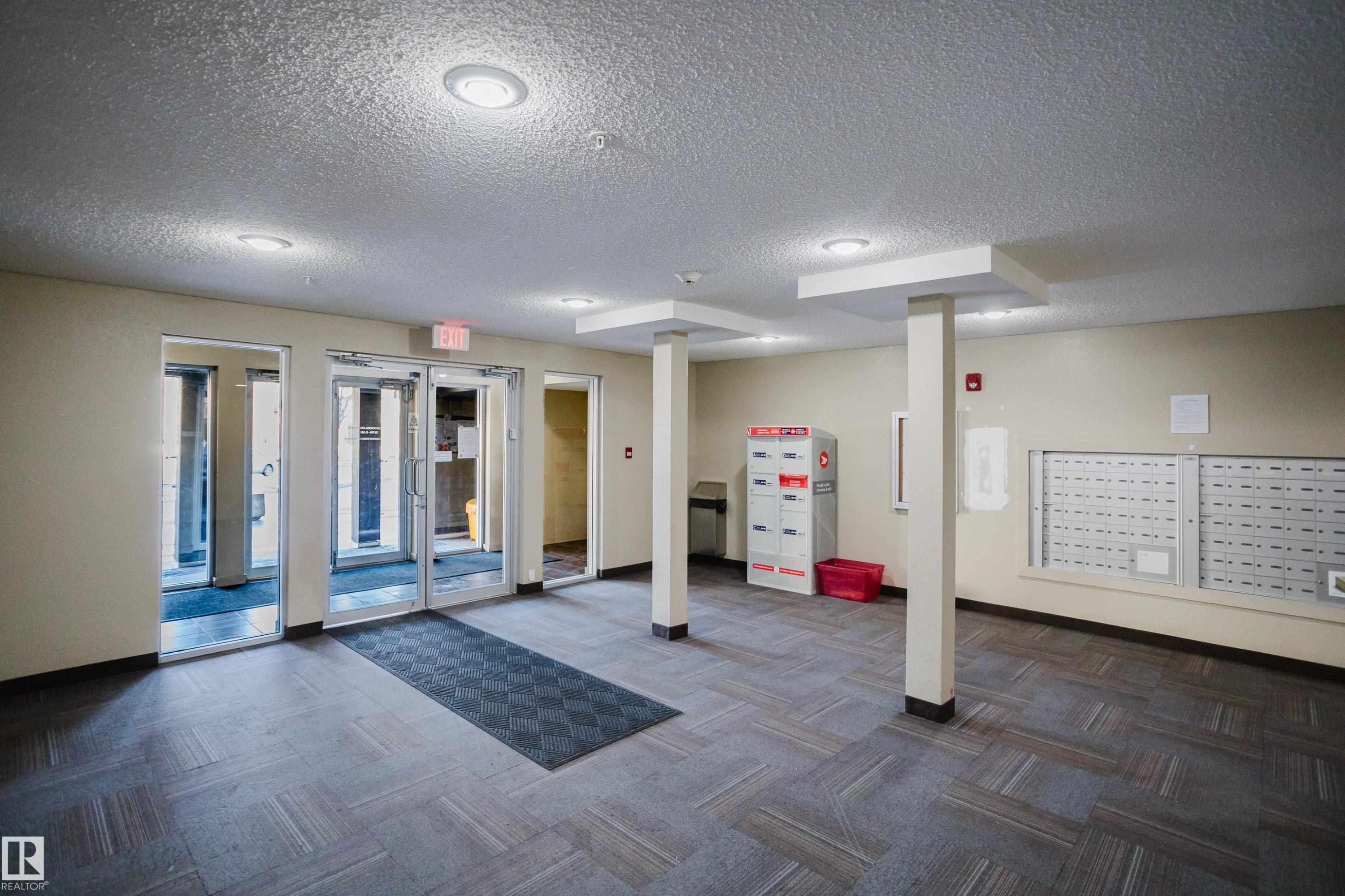 109 530 Watt Boulevard, Edmonton, AB - Indoor Photo Showing Other Room