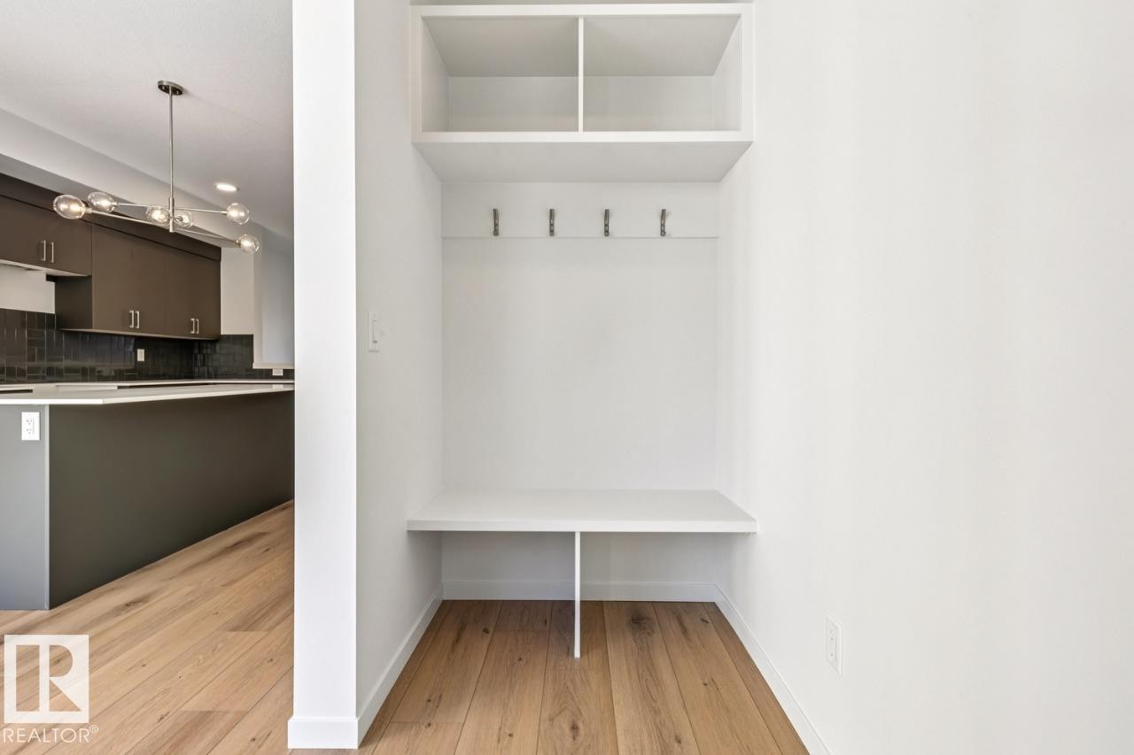 7314 Klapstein Crescent, Edmonton, AB - Indoor