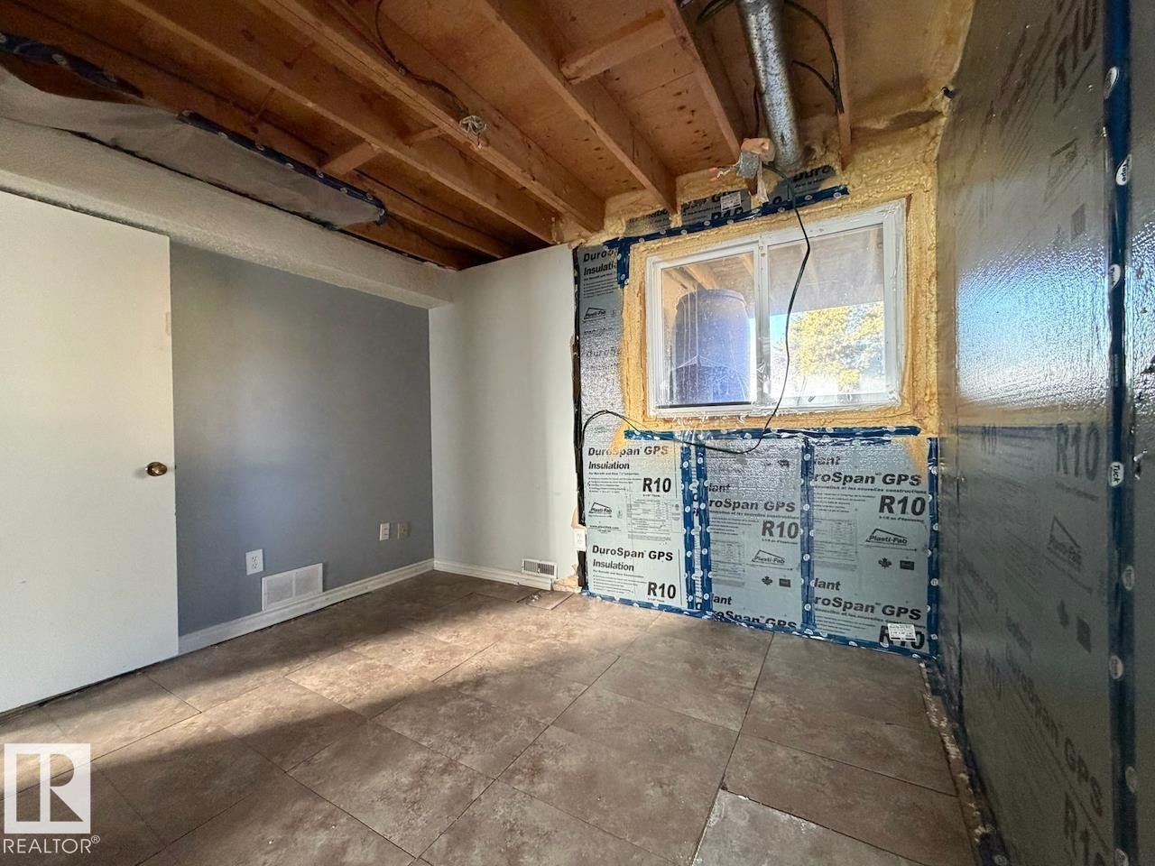 254 Richfield Road, Edmonton, AB - Indoor