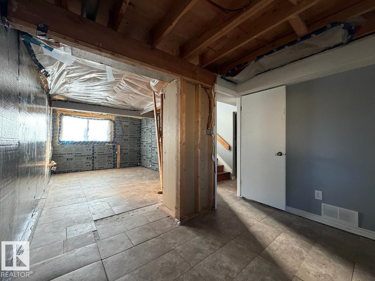 254 Richfield Road, Edmonton, AB - Indoor