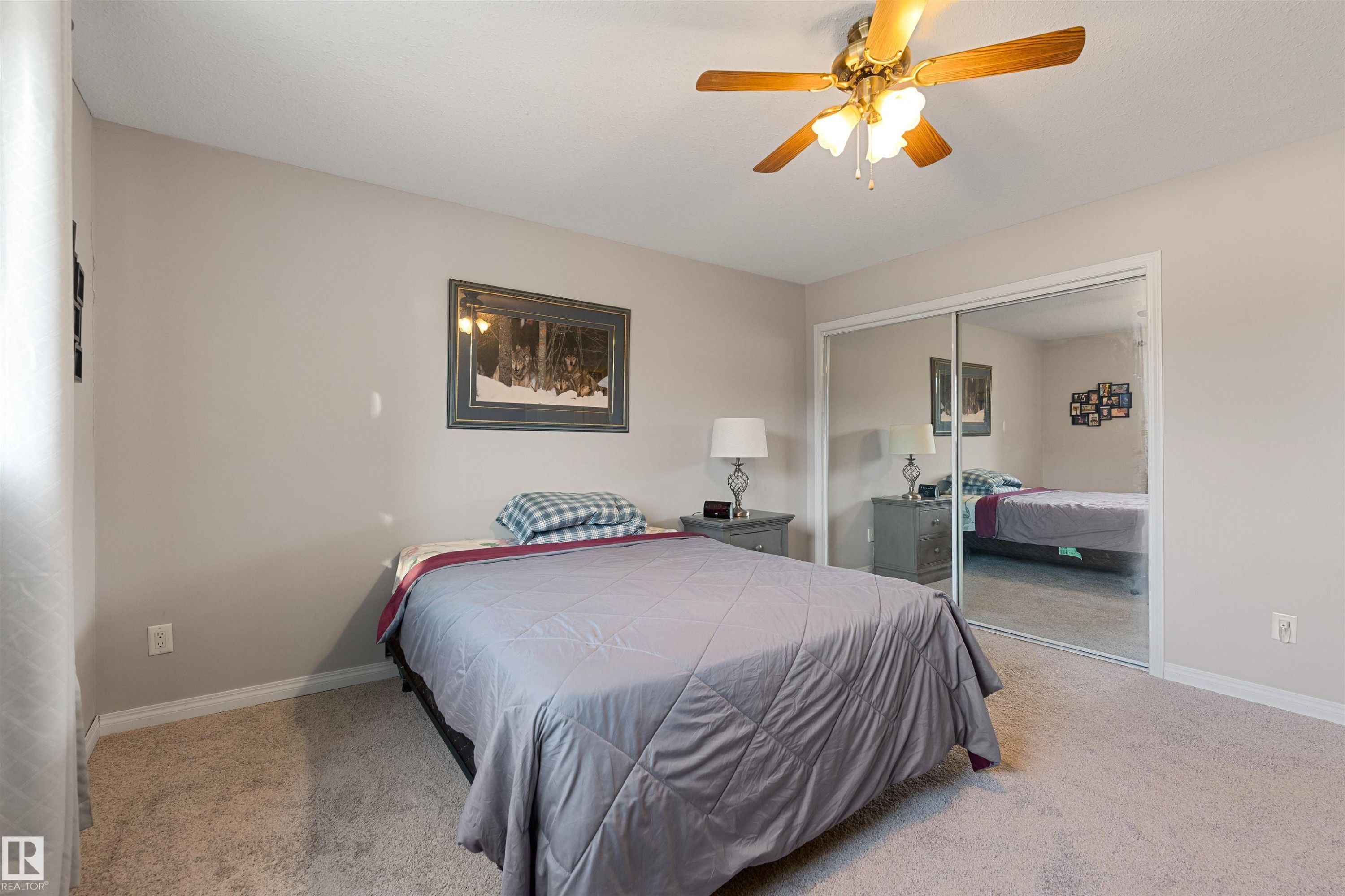 112 237 Youville Drive E, Edmonton, AB - Indoor Photo Showing Bedroom