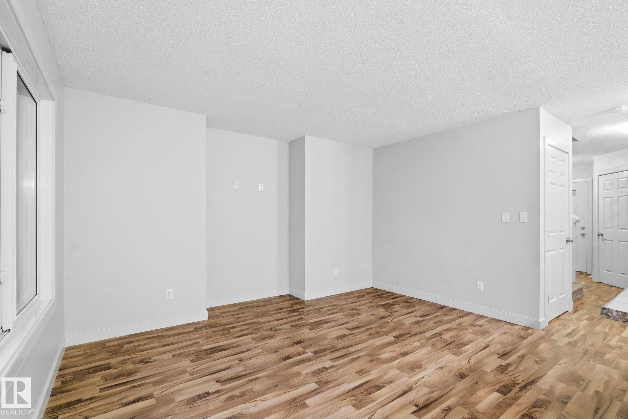 17365 8A Avenue, Edmonton, AB - Indoor Photo Showing Other Room