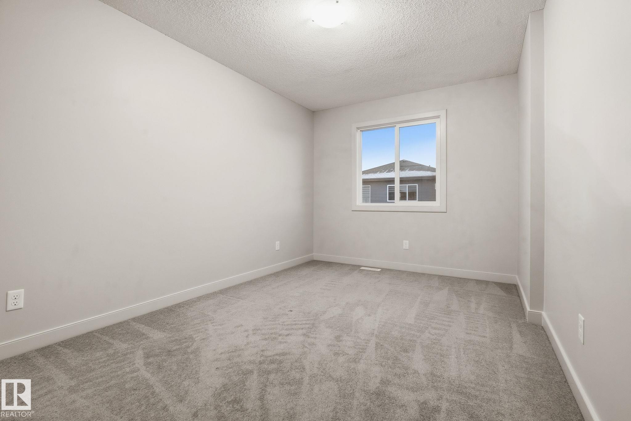17365 8A Avenue, Edmonton, AB - Indoor Photo Showing Other Room