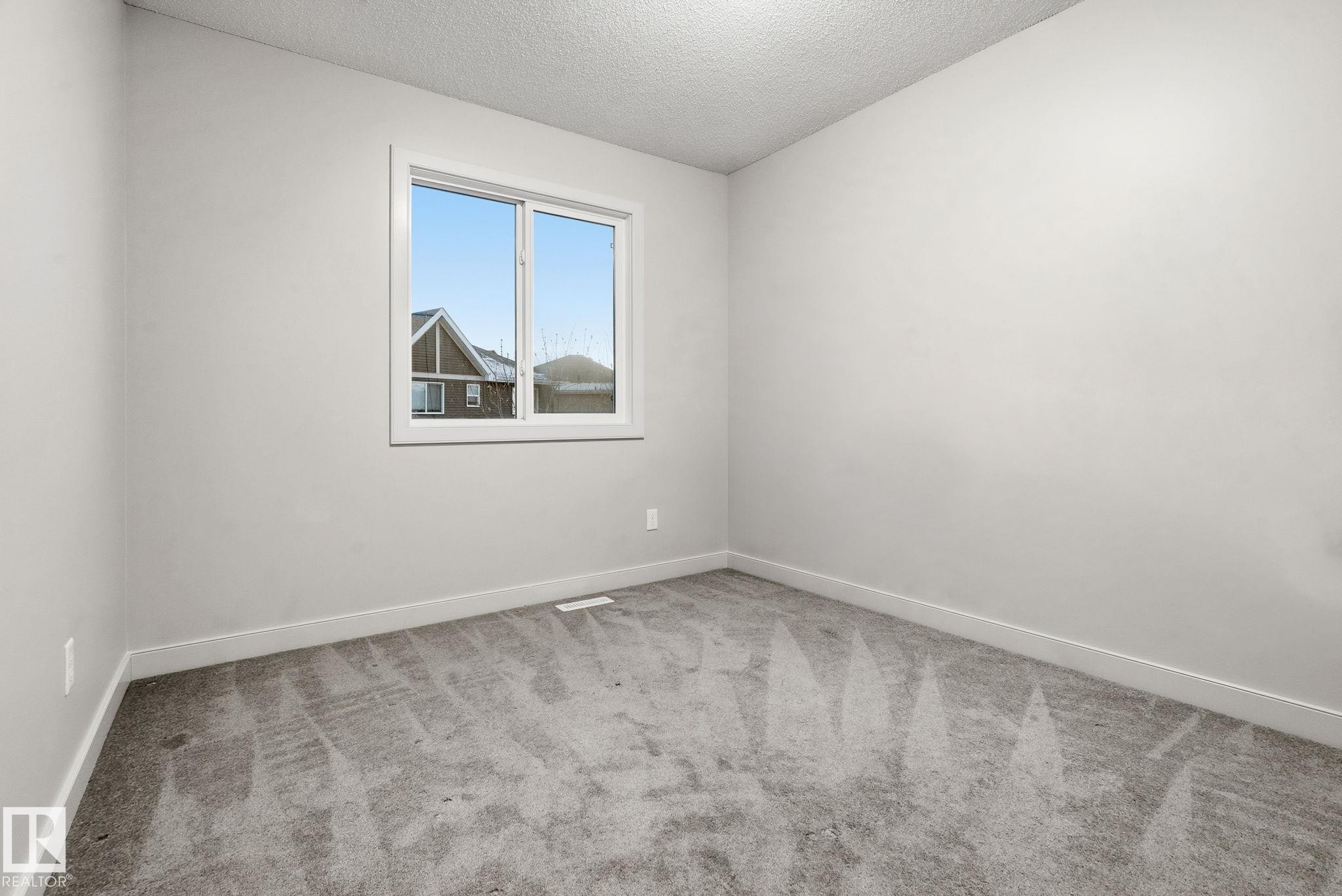 17365 8A Avenue, Edmonton, AB - Indoor Photo Showing Other Room