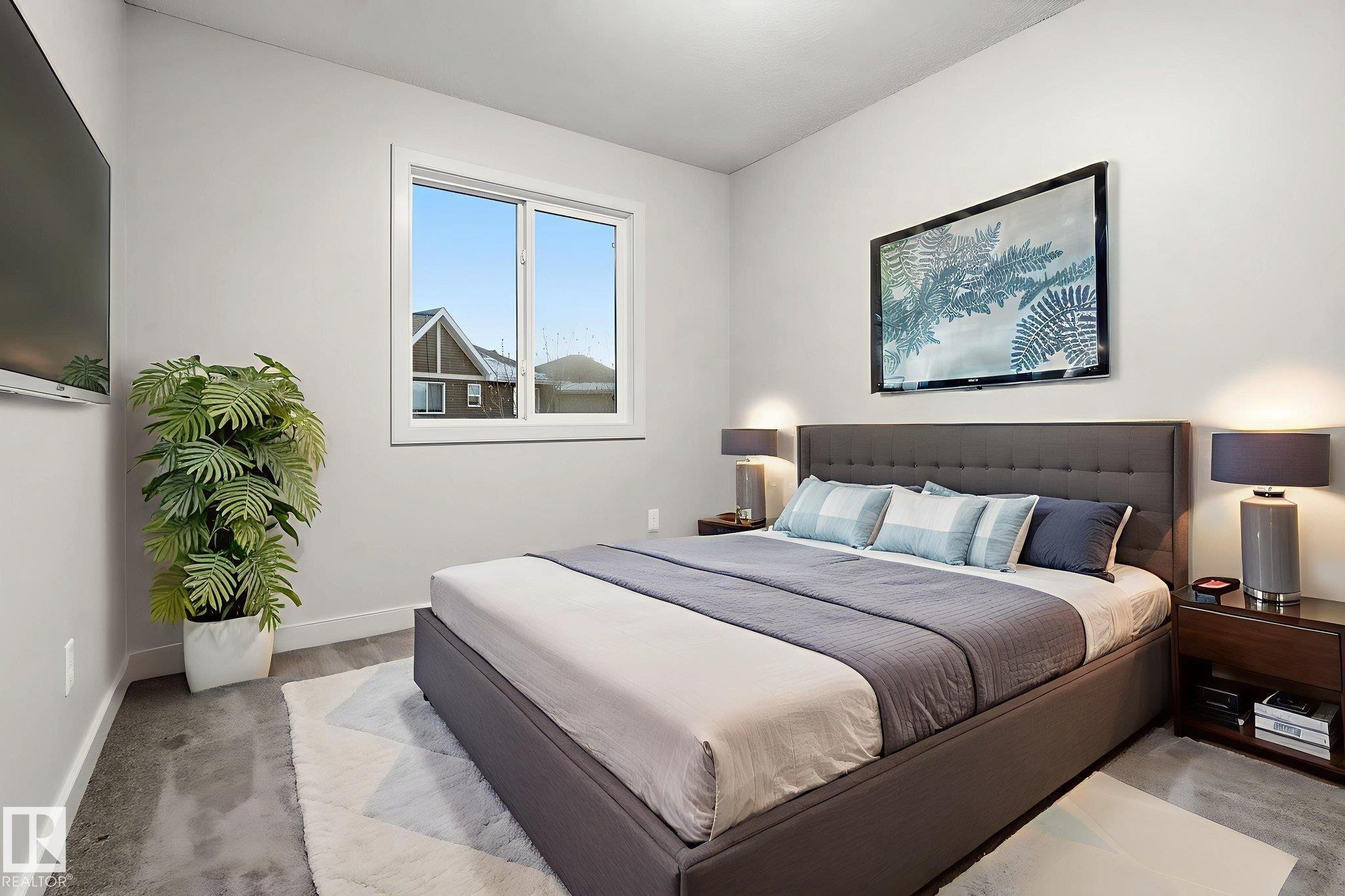 17365 8A Avenue, Edmonton, AB - Indoor Photo Showing Bedroom