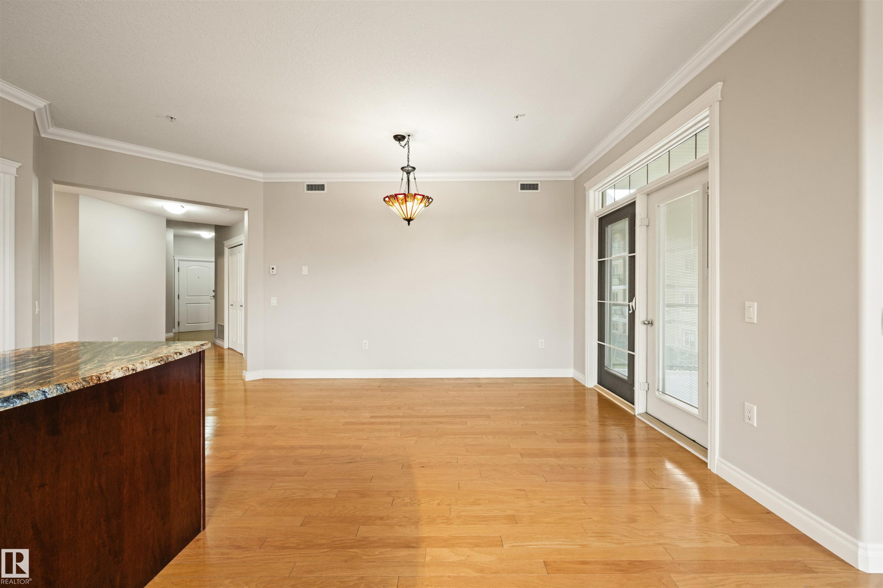 218 12408 15 Avenue, Edmonton, AB - Indoor Photo Showing Other Room