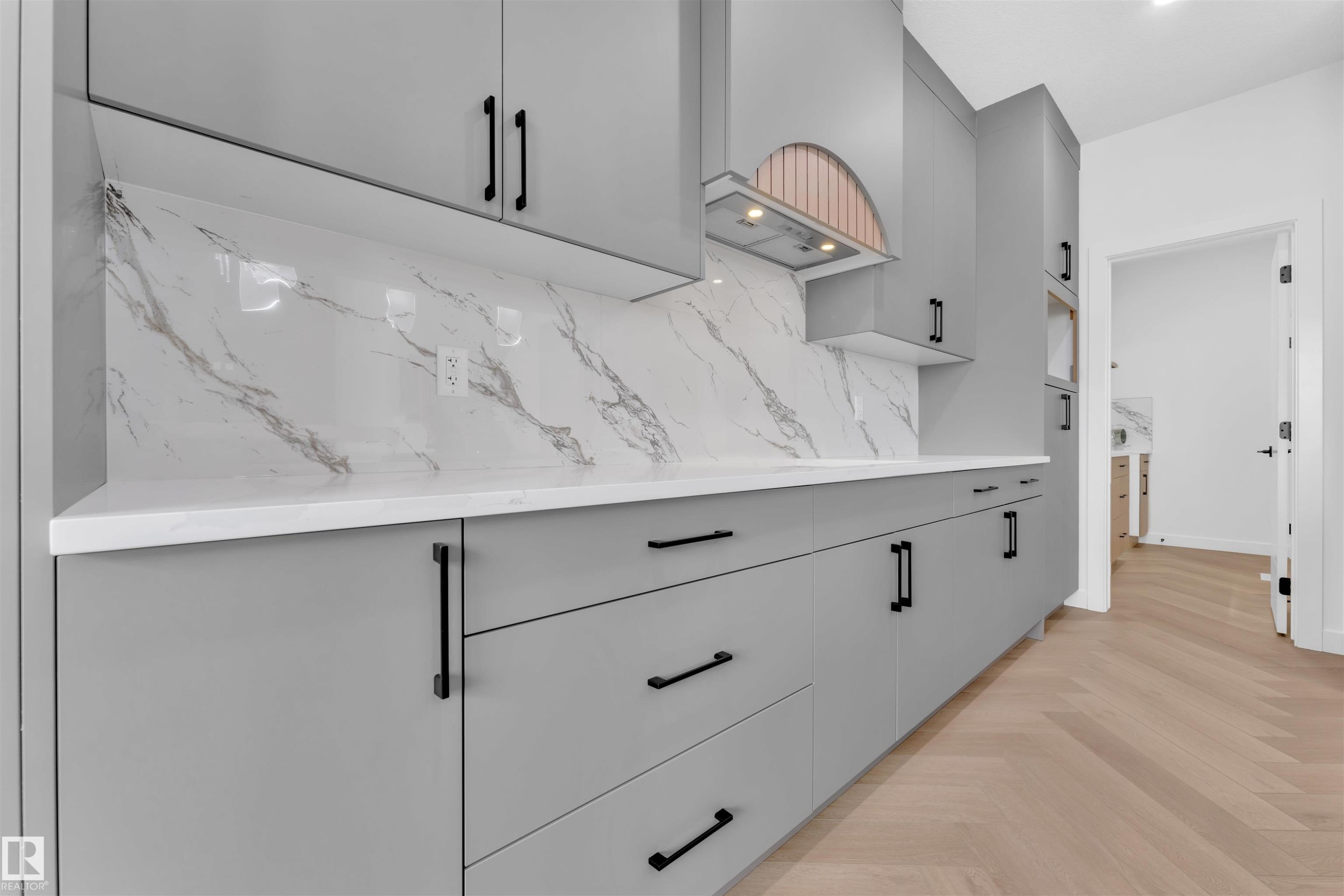 404 Pine Point(E), Leduc, AB - Indoor