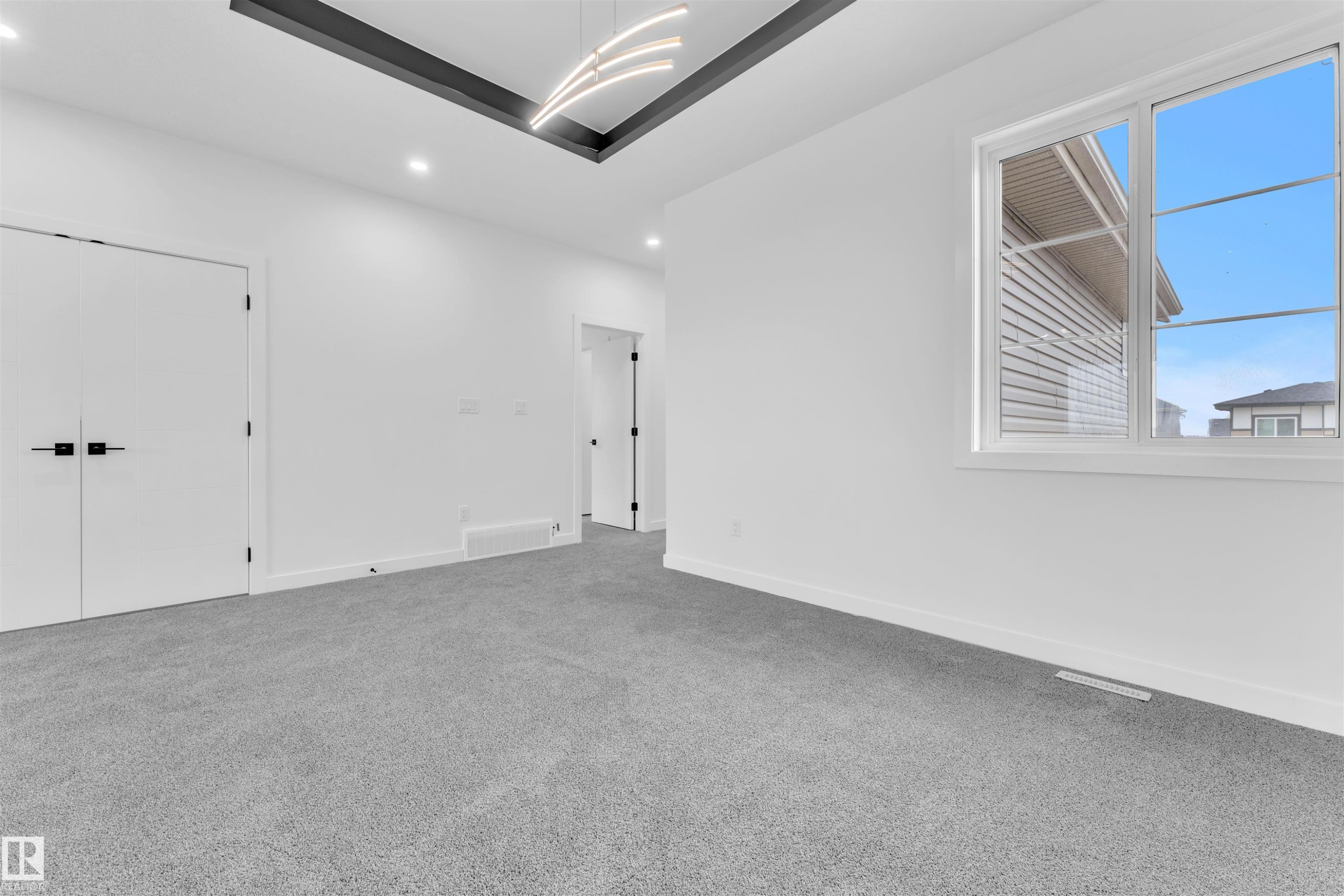 404 Pine Point(E), Leduc, AB - Indoor Photo Showing Other Room