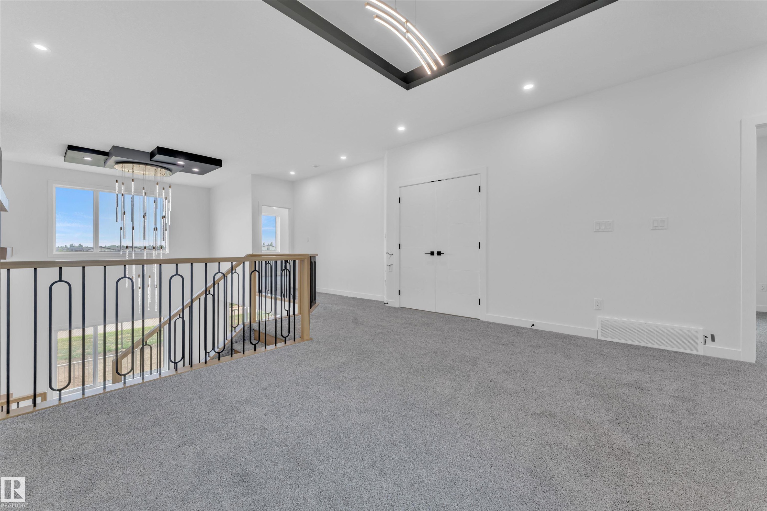 404 Pine Point(E), Leduc, AB - Indoor Photo Showing Other Room