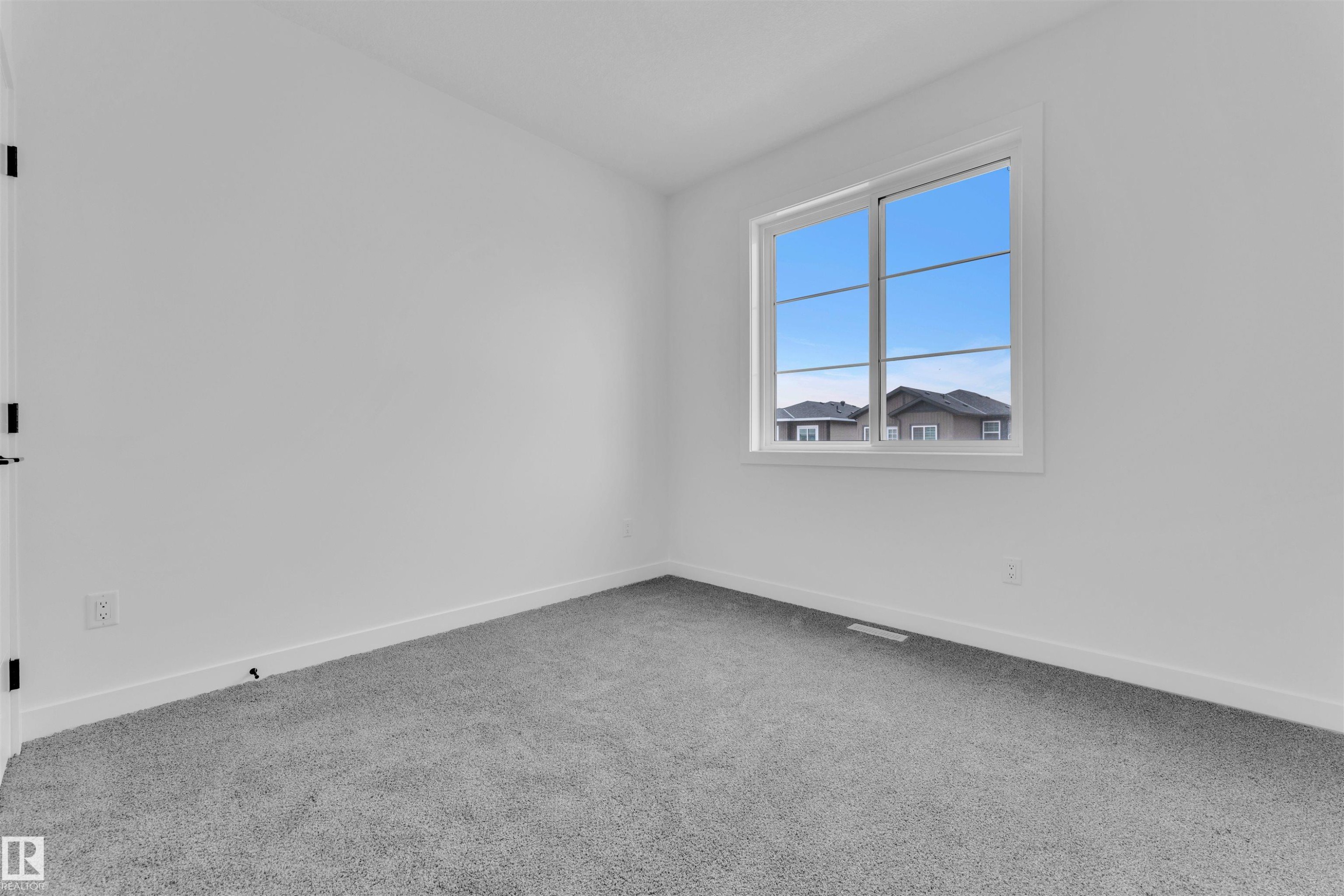 404 Pine Point(E), Leduc, AB - Indoor Photo Showing Other Room