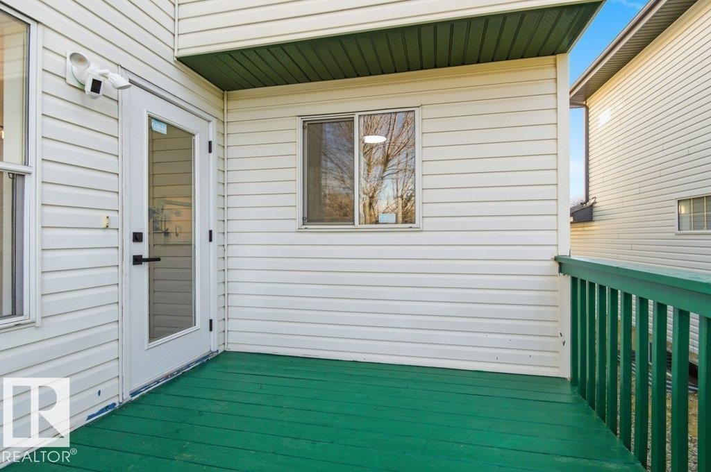 View of deck - 1112 118A Street Nw, Edmonton, AB - Outdoor With Exterior