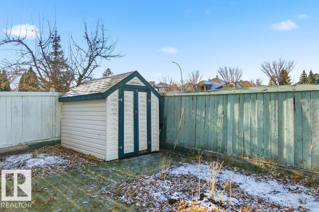 View of shed featuring a fenced backyard - 1112 118A Street Nw, Edmonton, AB - Outdoor