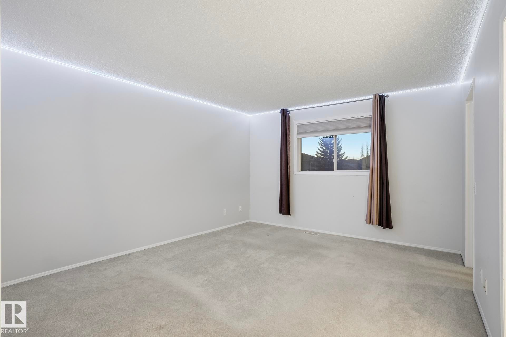 5304 190 Street, Edmonton, AB - Indoor Photo Showing Other Room