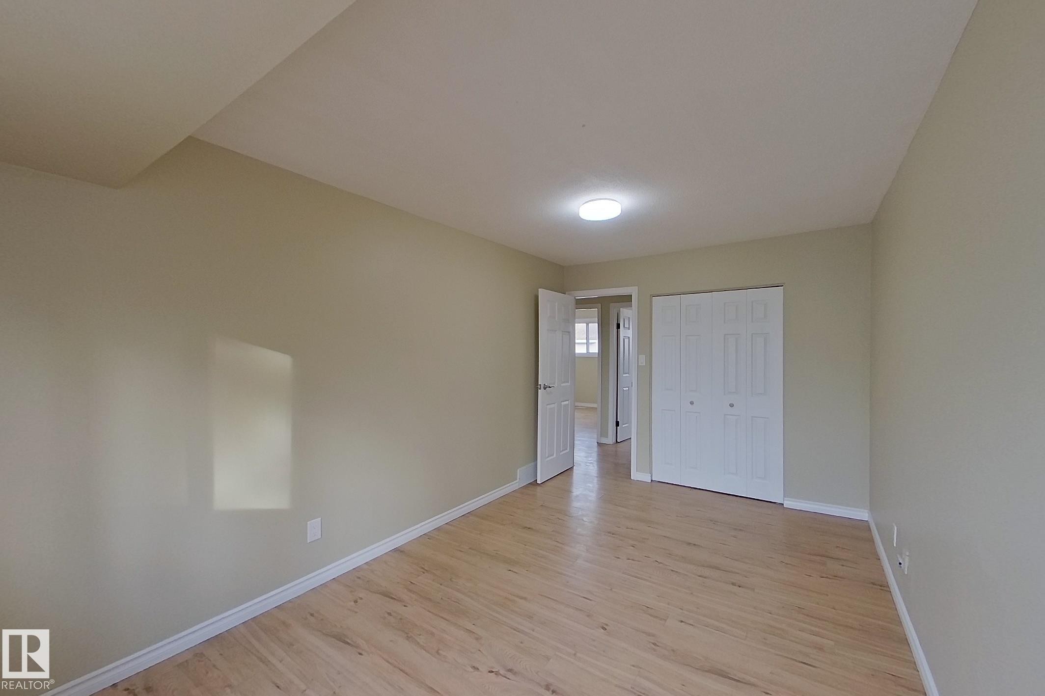 112 Dickinsfield Court Nw, Edmonton, AB - Indoor Photo Showing Other Room