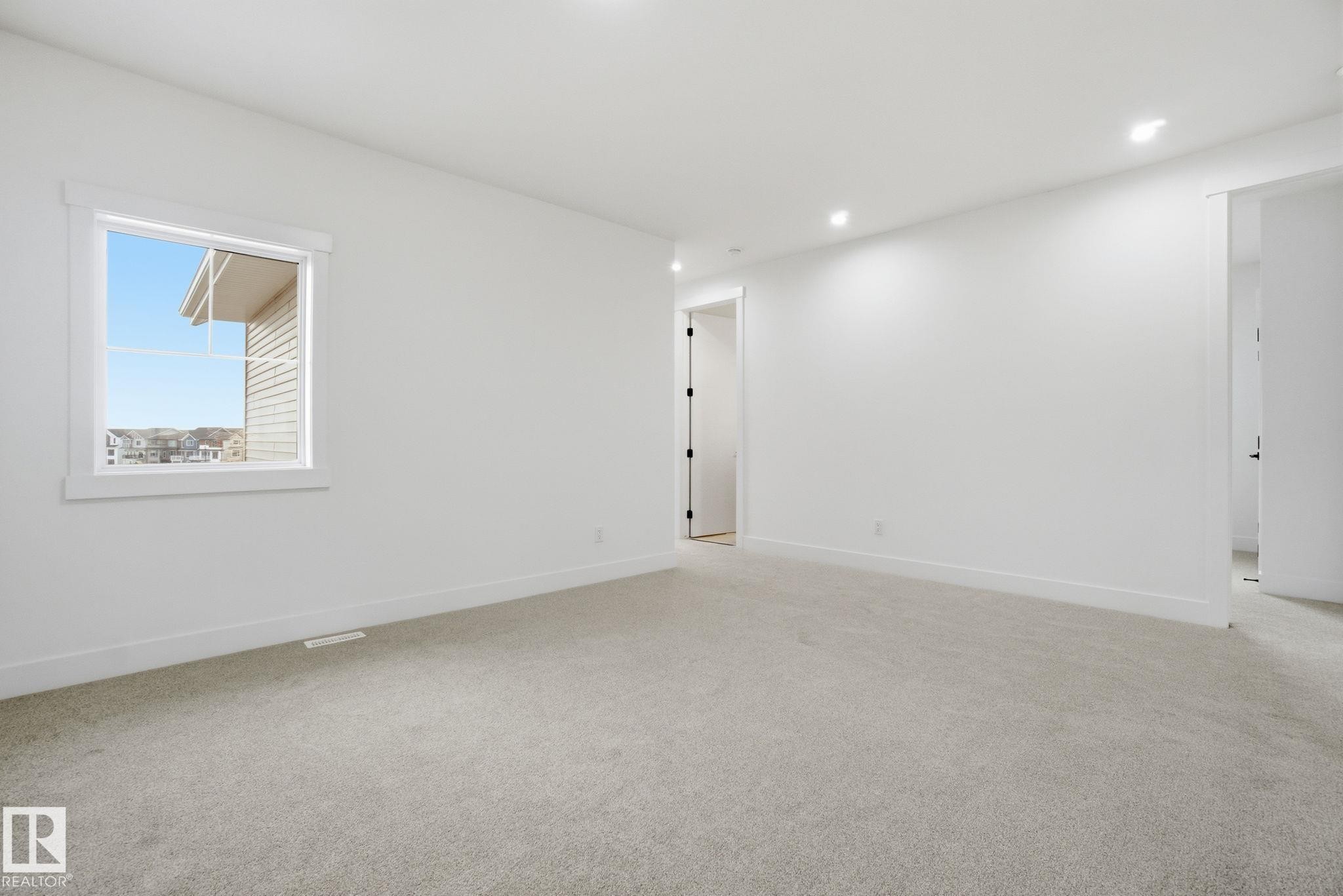 3294 Chernowski Way, Edmonton, AB - Indoor Photo Showing Other Room