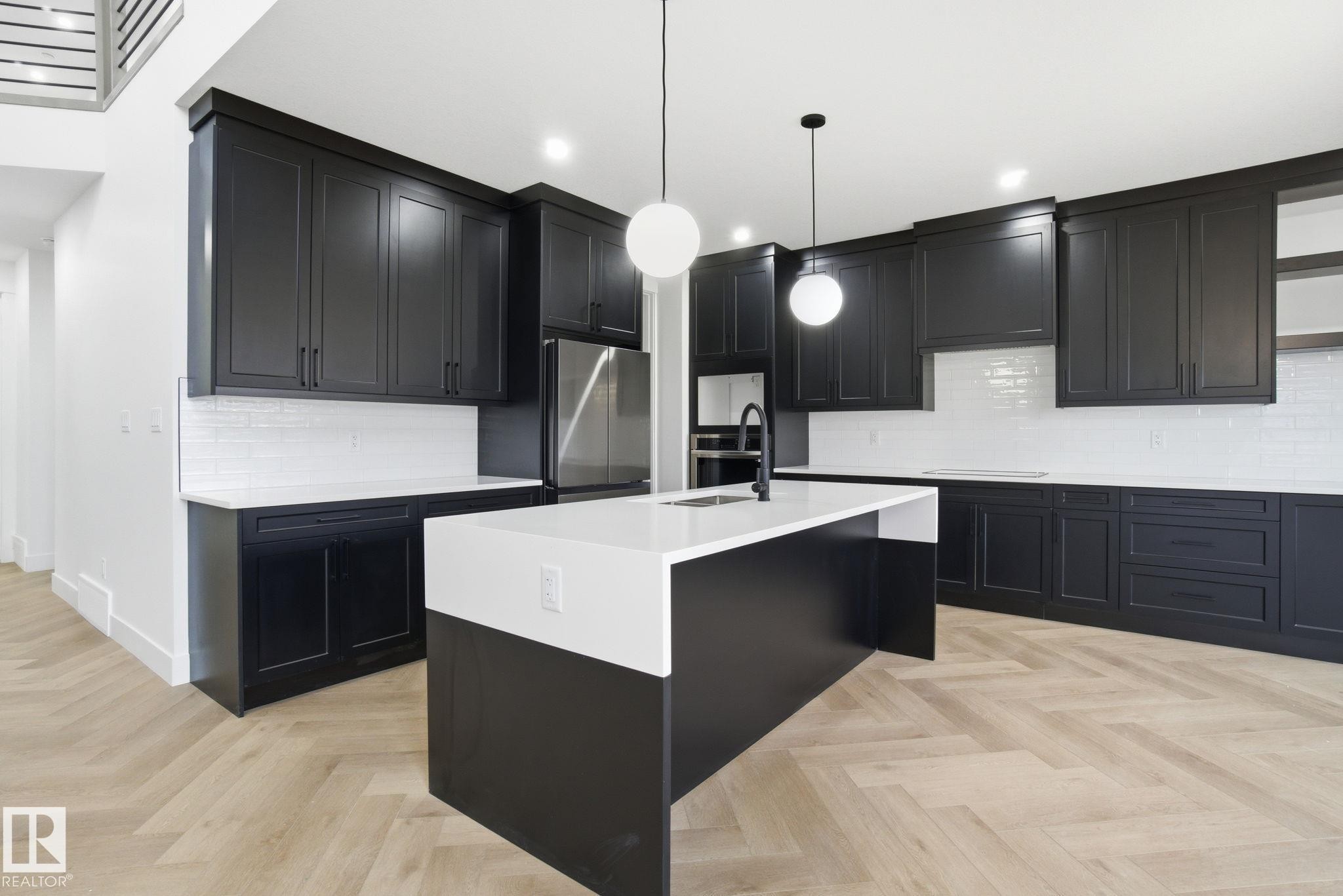 3294 Chernowski Way, Edmonton, AB - Indoor Photo Showing Kitchen With Upgraded Kitchen