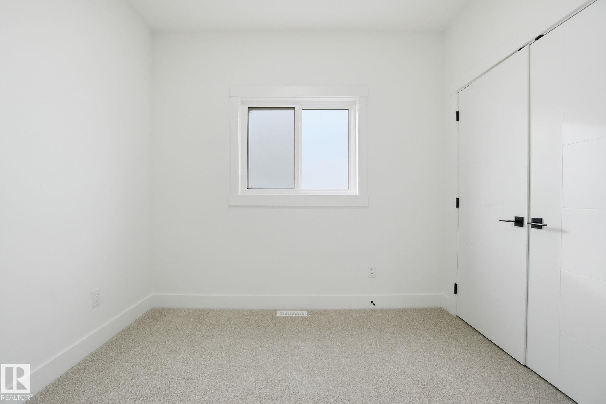 3294 Chernowski Way, Edmonton, AB - Indoor Photo Showing Other Room