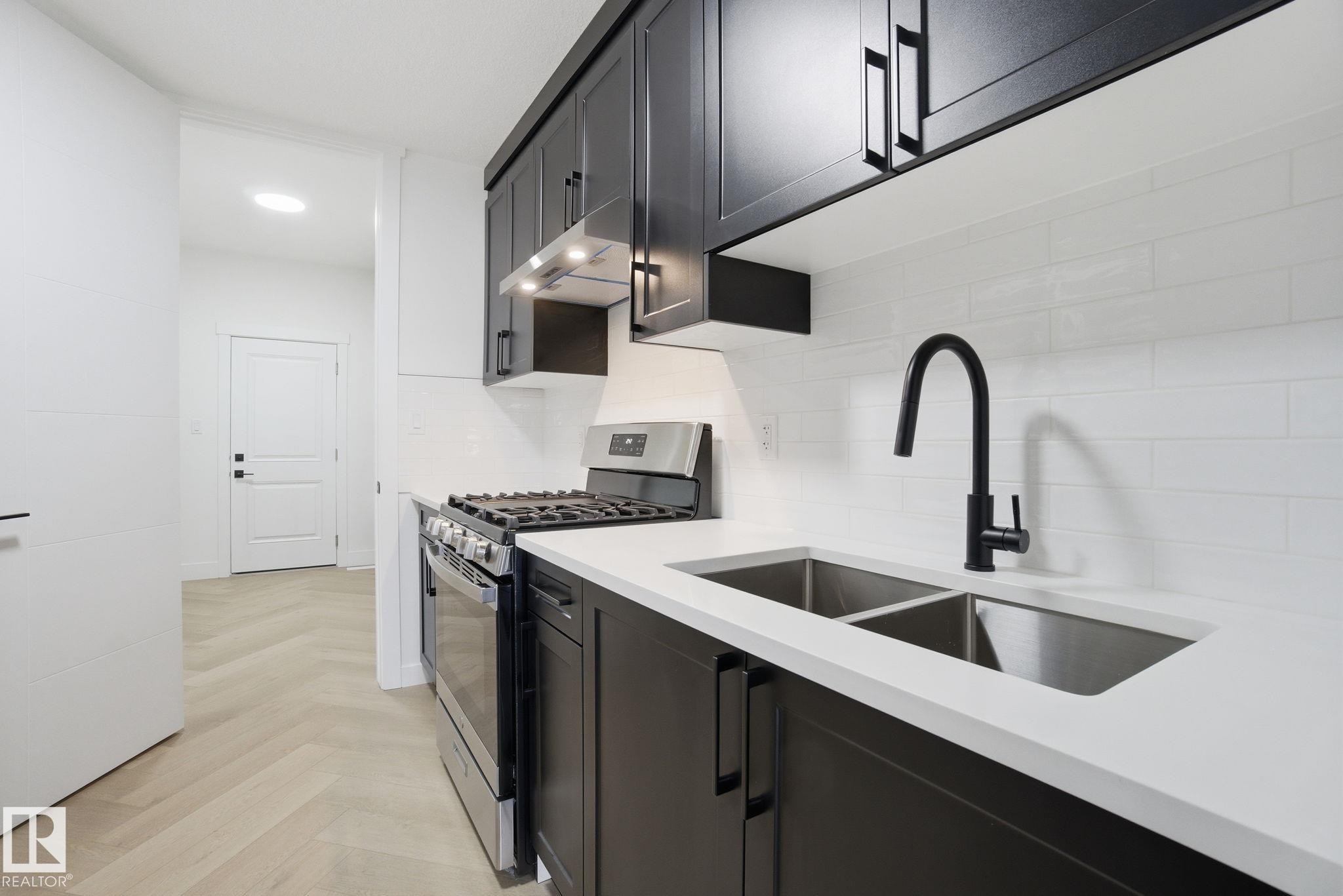 3294 Chernowski Way, Edmonton, AB - Indoor Photo Showing Kitchen With Double Sink With Upgraded Kitchen