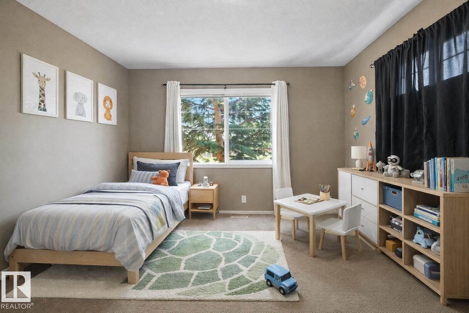 21-671 Silver Berry Road, Edmonton, AB - Indoor Photo Showing Bedroom