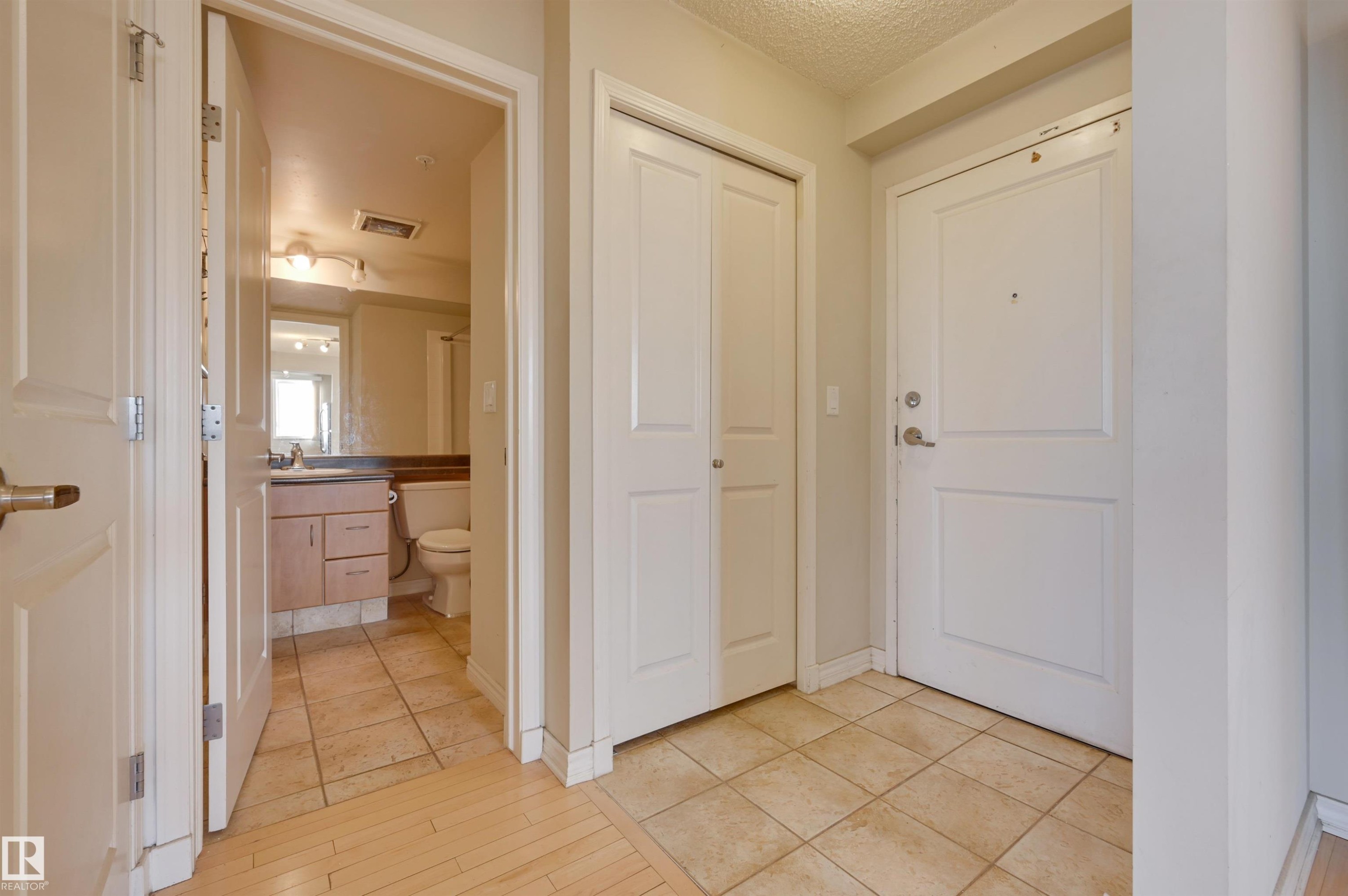 1807 10303 105 Street, Edmonton, AB - Indoor Photo Showing Other Room