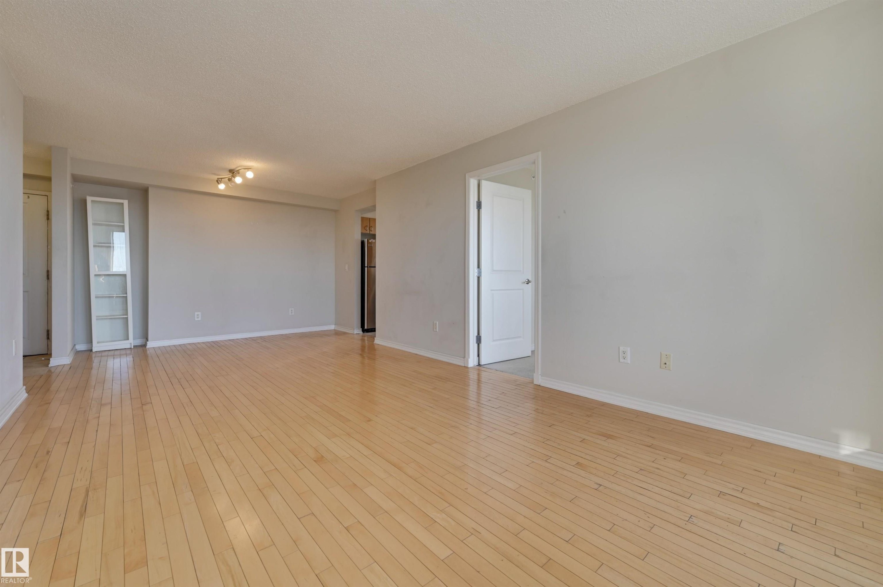 1807 10303 105 Street, Edmonton, AB - Indoor Photo Showing Other Room