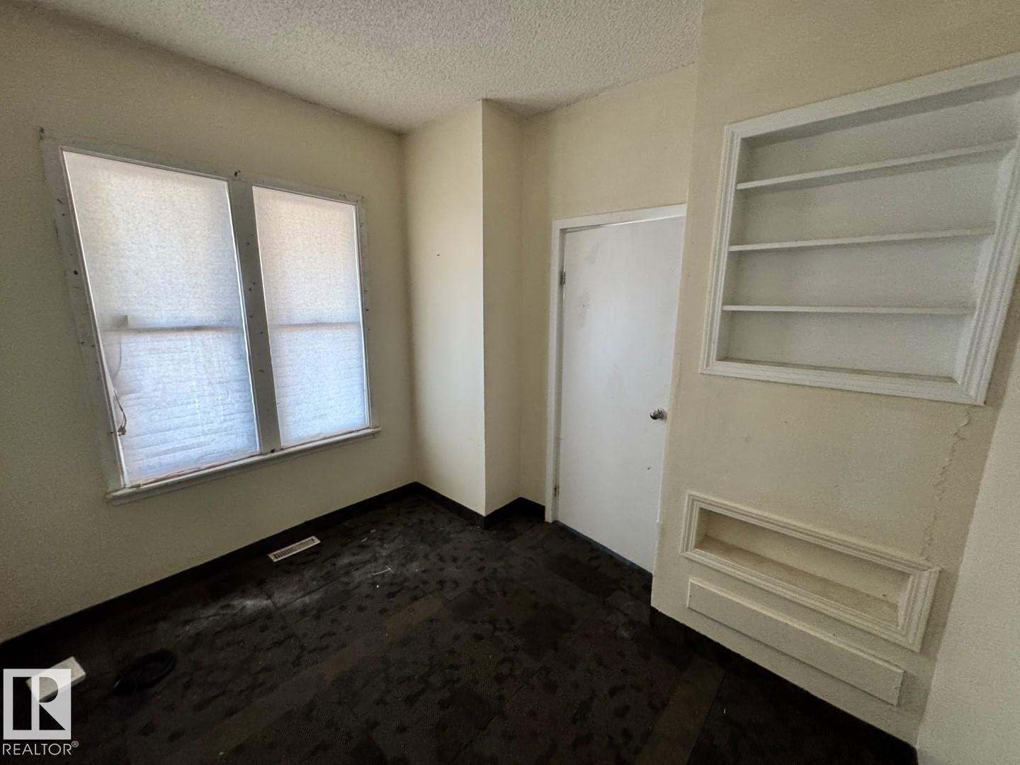 11251 86 Street, Edmonton, AB - Indoor Photo Showing Other Room