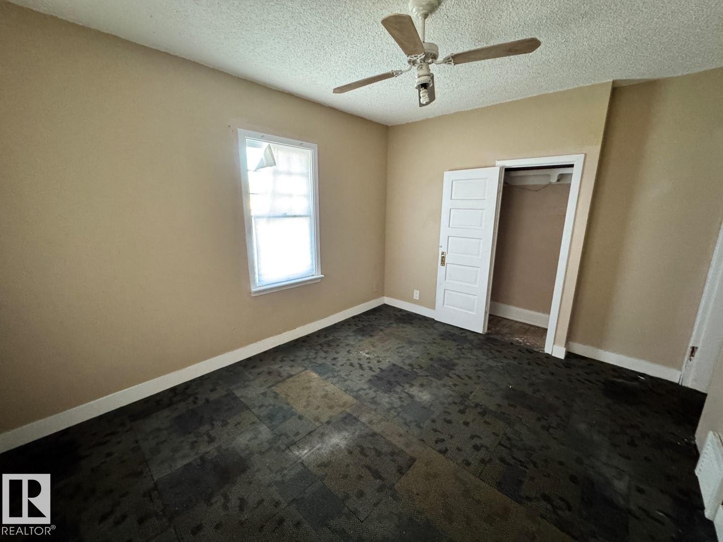 11251 86 Street, Edmonton, AB - Indoor Photo Showing Other Room