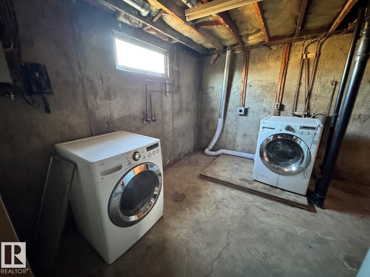5209 51 Street, Andrew, AB - Indoor Photo Showing Laundry Room