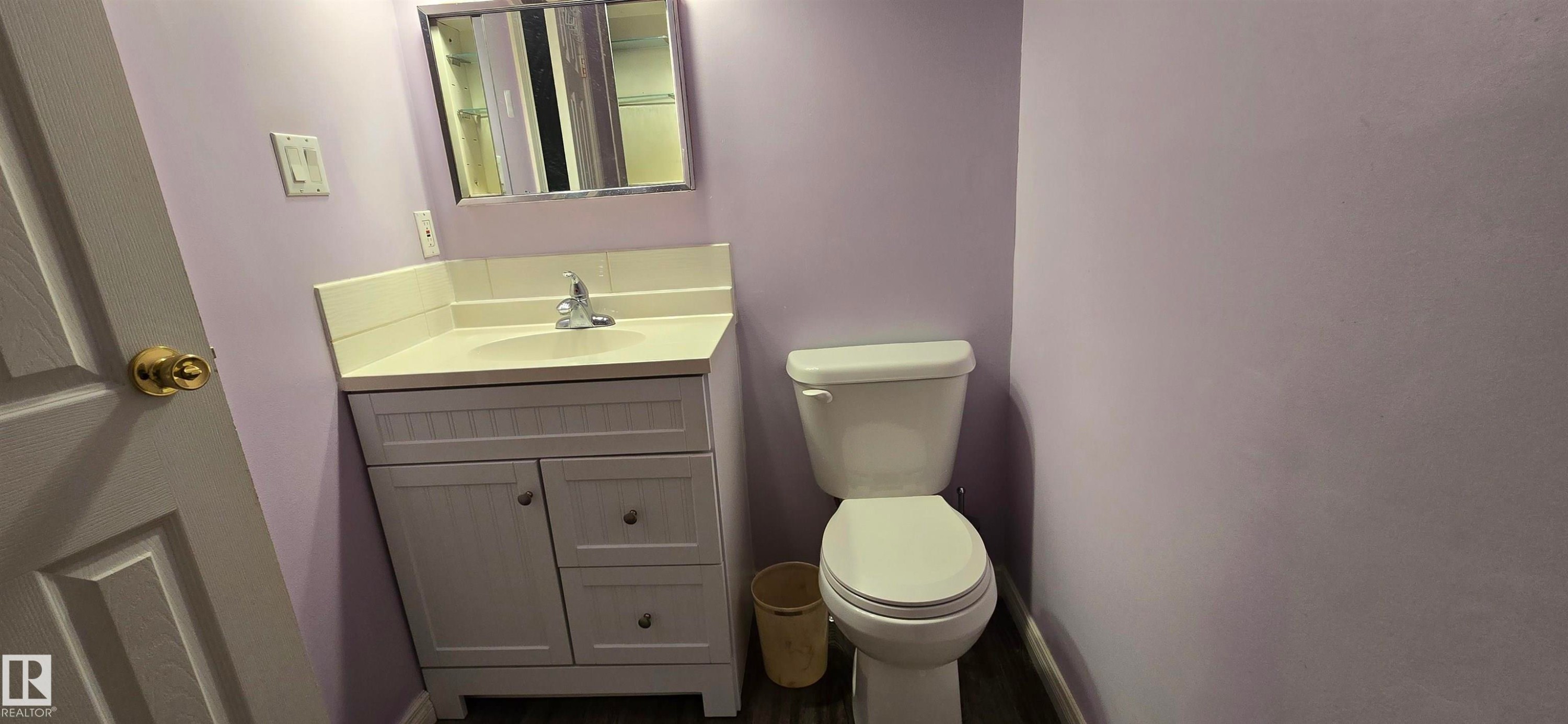 321 Northgate Terrace, Edmonton, AB - Indoor Photo Showing Bathroom