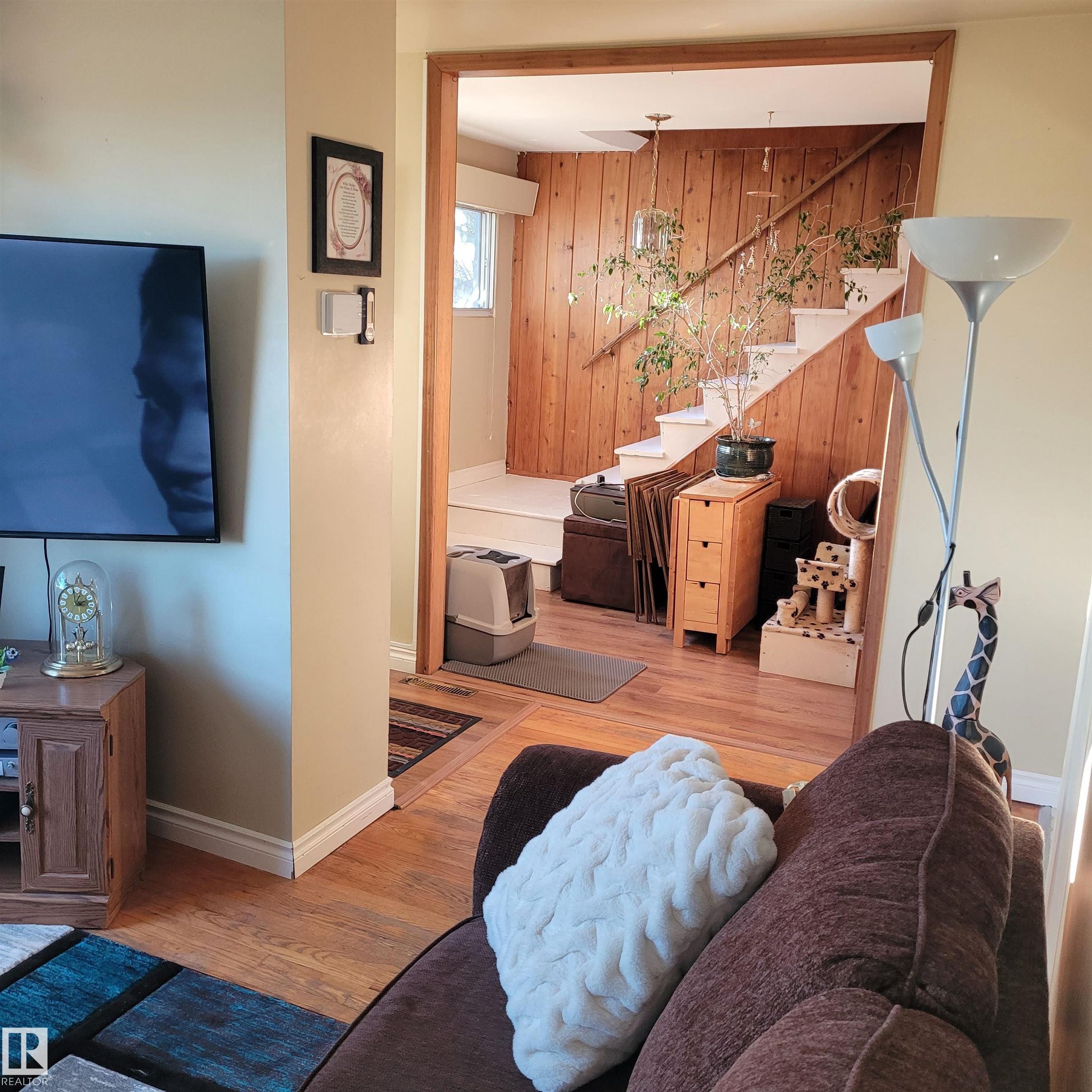 11212 134 Avenue, Edmonton, AB - Indoor