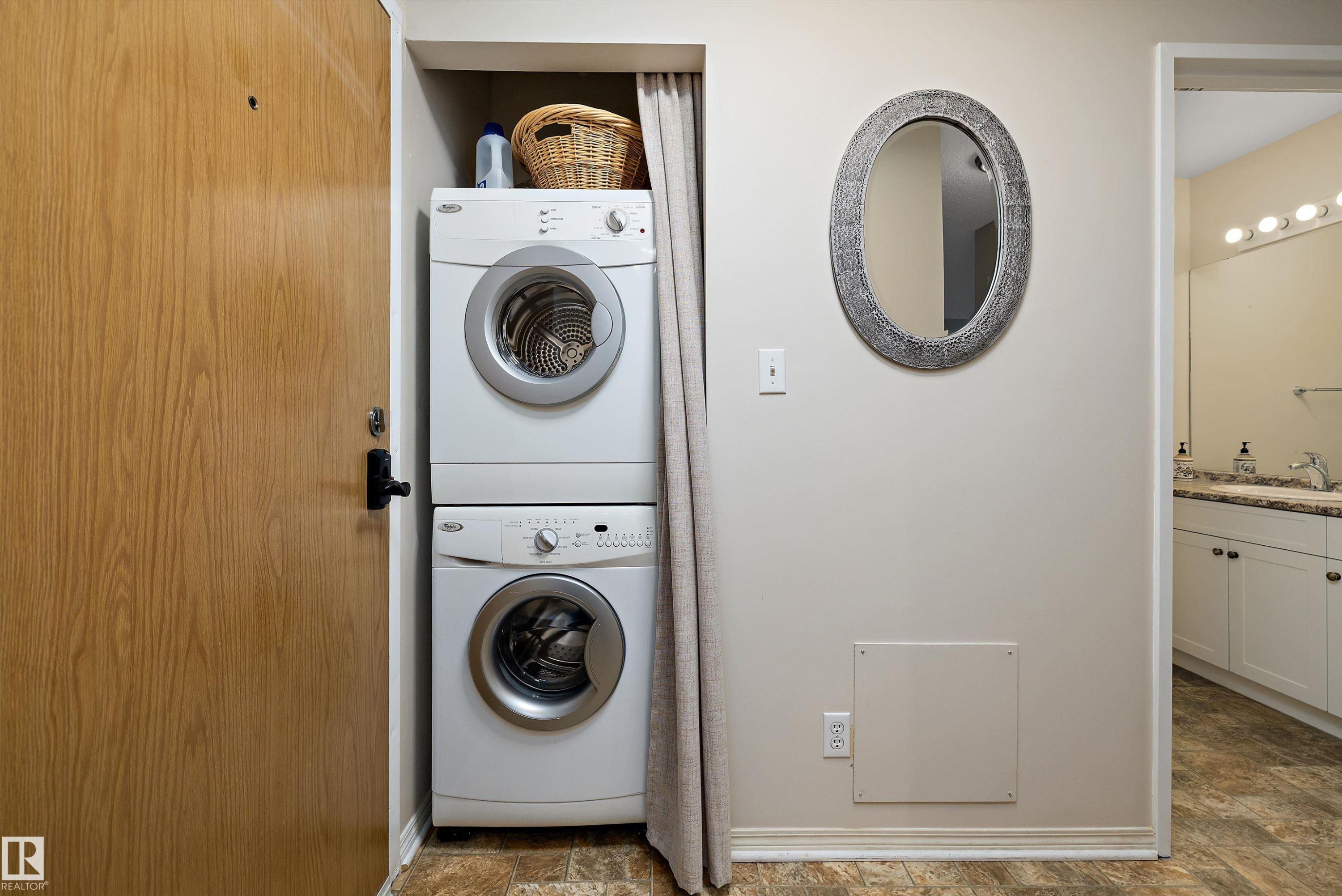 411 10511 19 Av, Edmonton, AB - Indoor Photo Showing Laundry Room