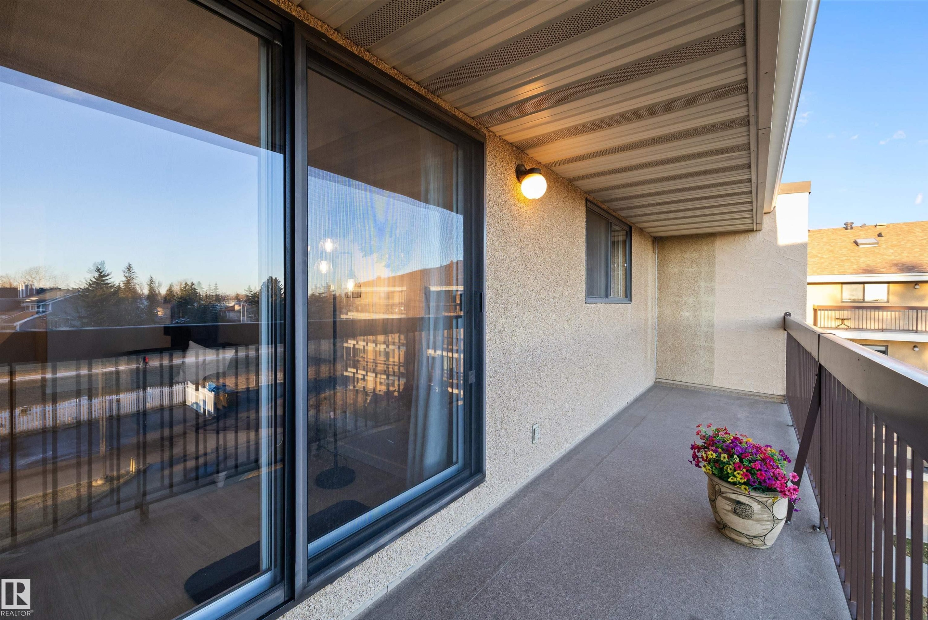 411 10511 19 Av, Edmonton, AB - Outdoor With Exterior