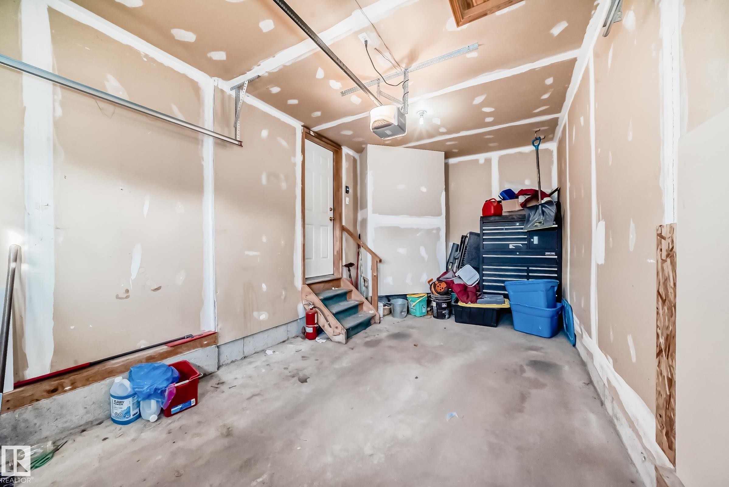 121 Bulyea Road, Edmonton, AB - Indoor Photo Showing Garage