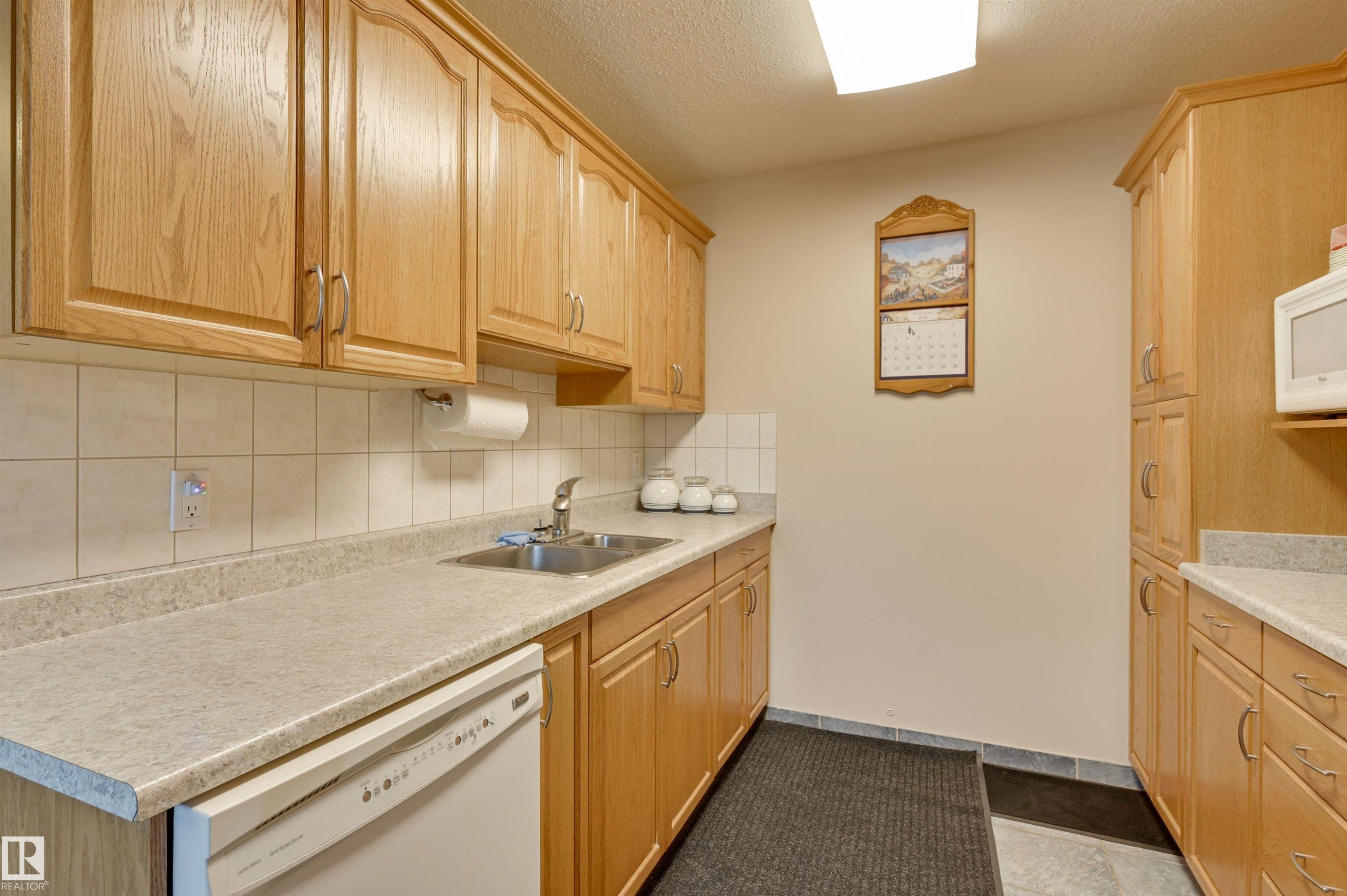 1064 Millbourne Road E, Edmonton, AB - Indoor Photo Showing Kitchen