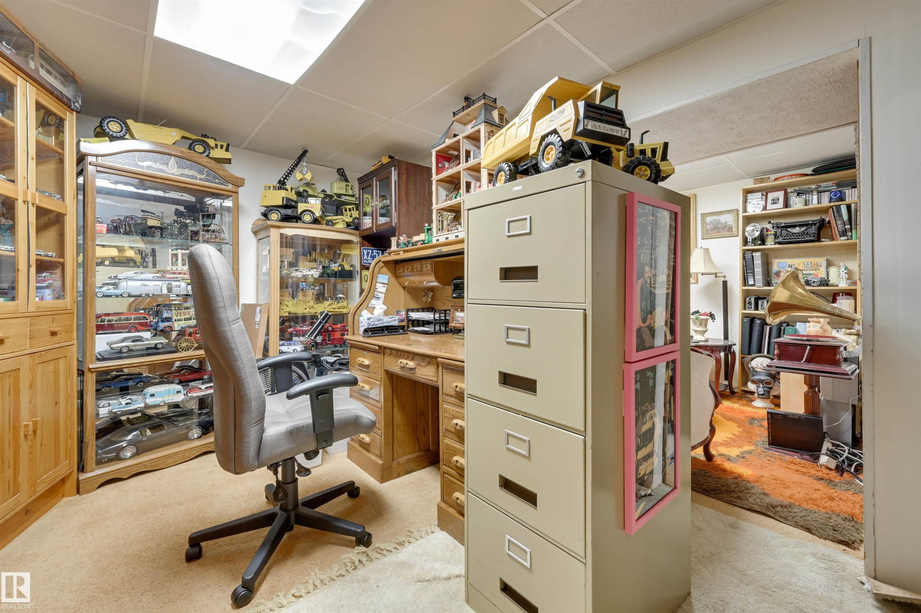 1064 Millbourne Road E, Edmonton, AB - Indoor